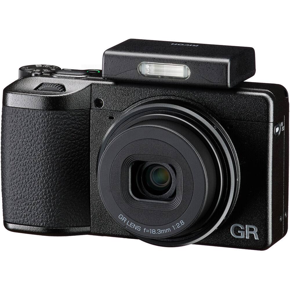 RICOH
GR 1:2.8 LENS f=18.3mm
GR