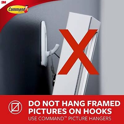 DO NOT HANG FRAMED PICTURES ON HOOKS  
USE COMMAND™ PICTURE HANGERS