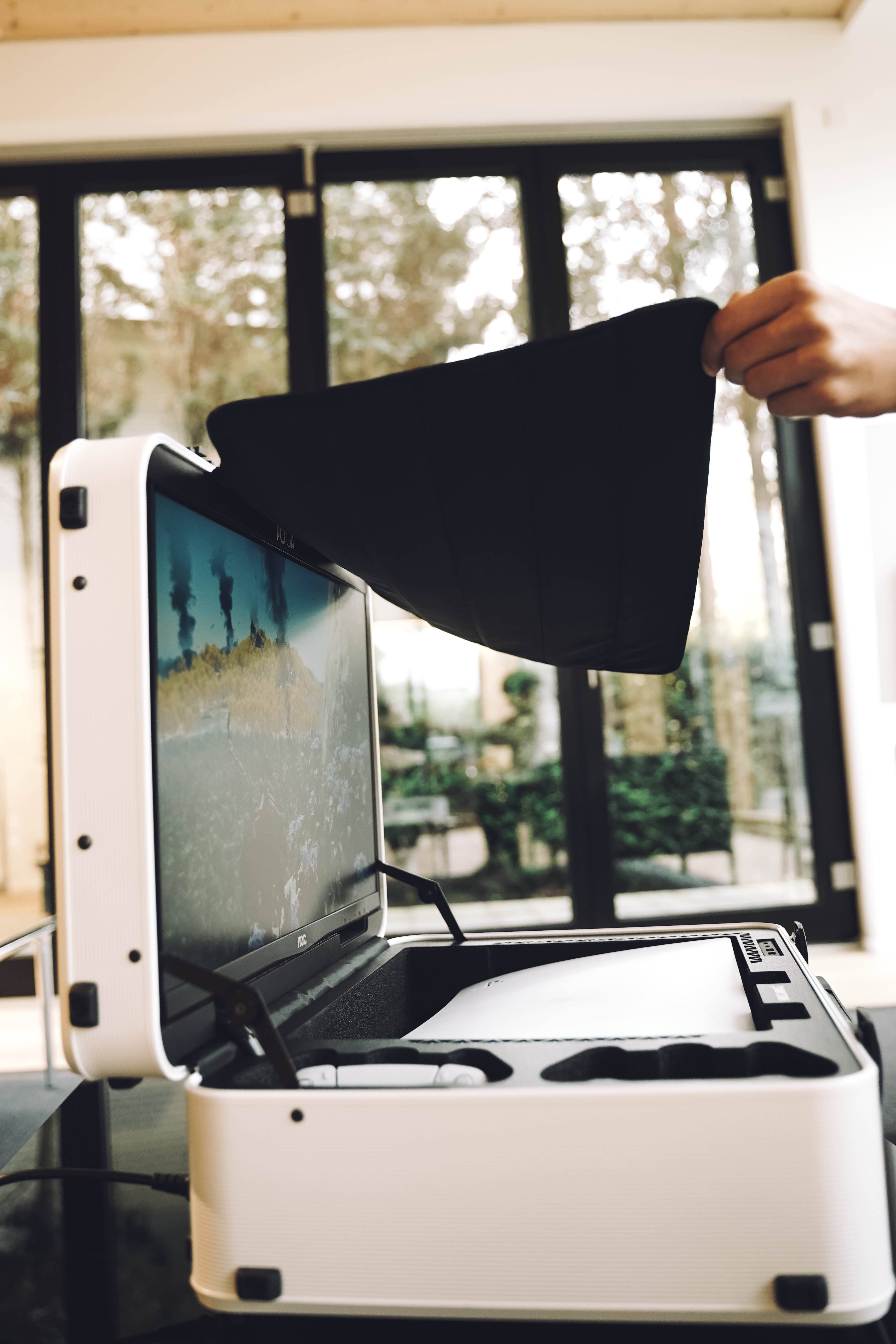 The text on the image is "KOJ 2 www a". It is not possible to group or correct this text without more context or information about the image.