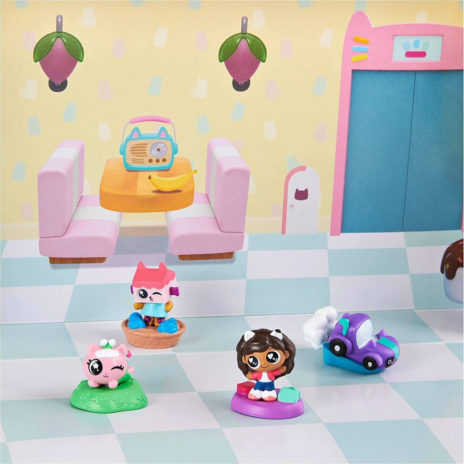 Alt View 3. DREAMWORKS - Gabby’s Dollhouse Meow-Mazing 12 Mini Figures Pack with Kitty Fairy & MerCat Collectible Toys Ages 5+.