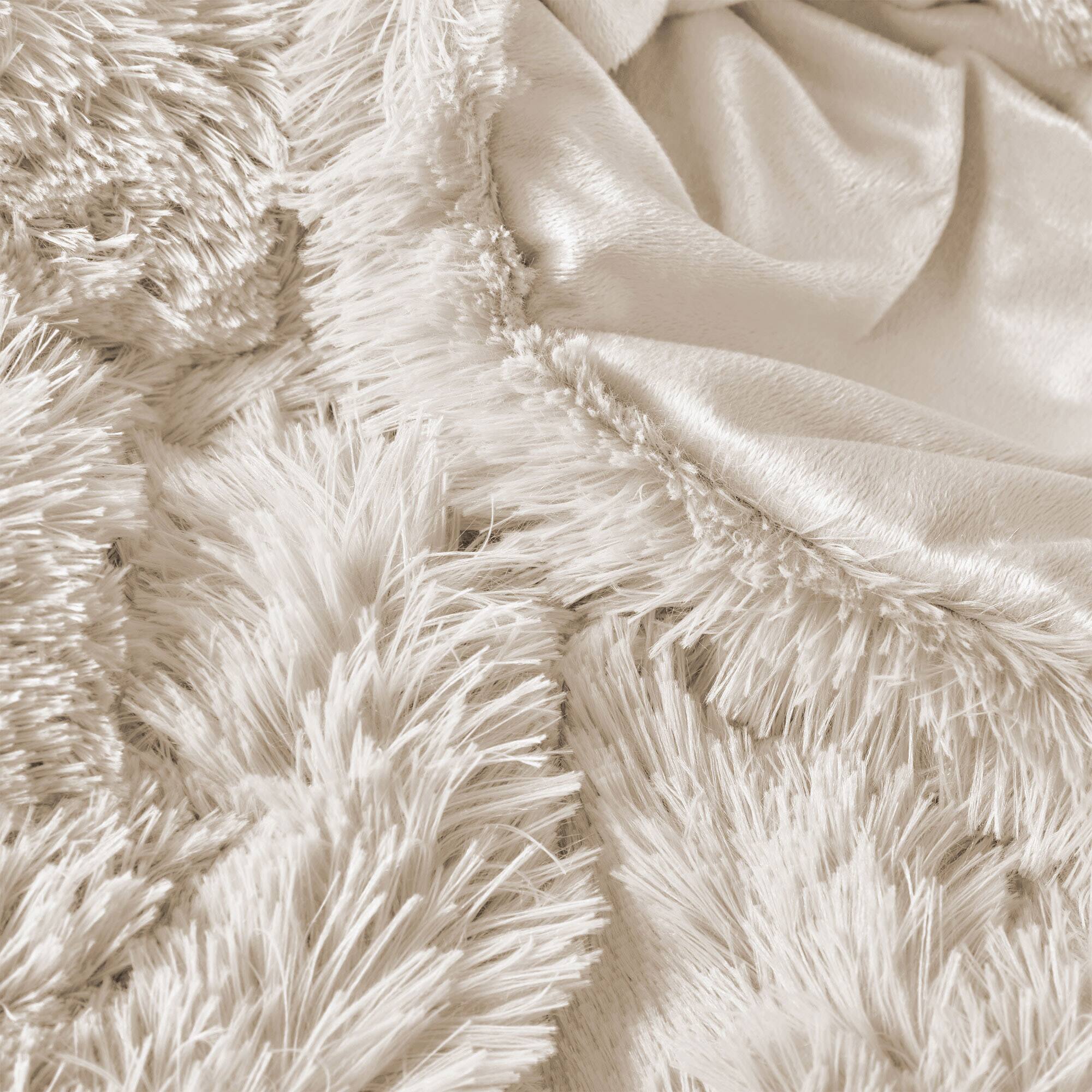 Angle. Peace Nest - Peace Nest Shaggy Plush Comforter Set Faux Fur with Velvety Reversible Backing, Beige, King - Beige.