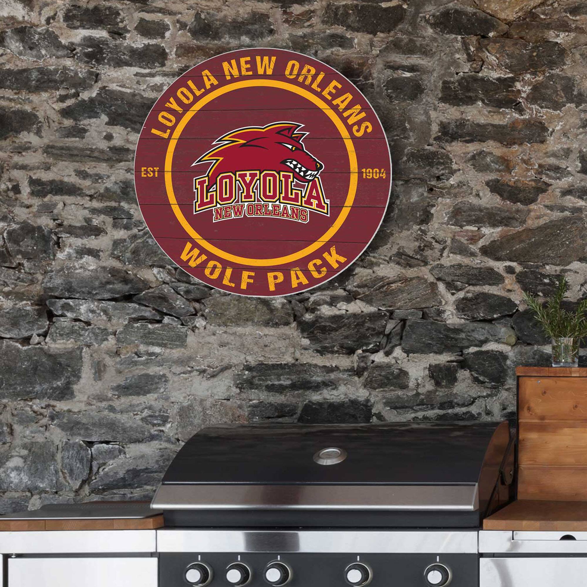 LOYOLA NEW ORLEANS  
EST 1904  
LOYOLA NEW ORLEANS  
WOLF PACK