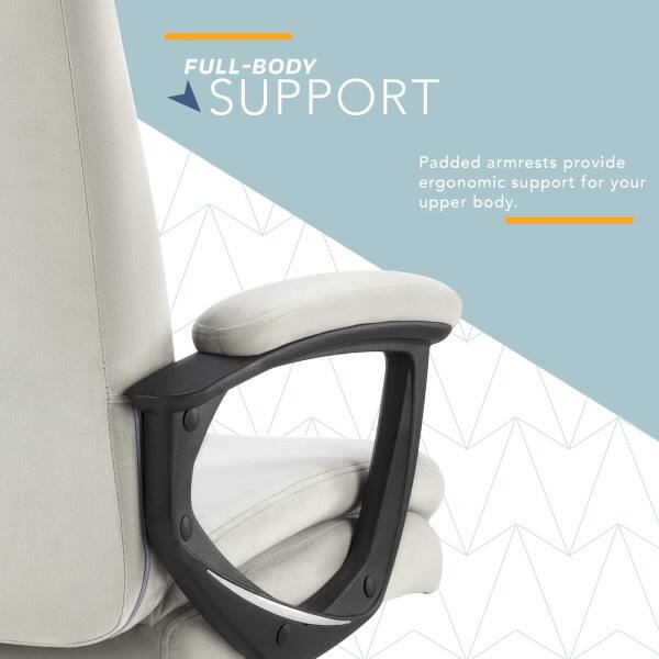 FULL-BODY SUPPORT  
Padded armrests provide ergonomic support for your upper body.
