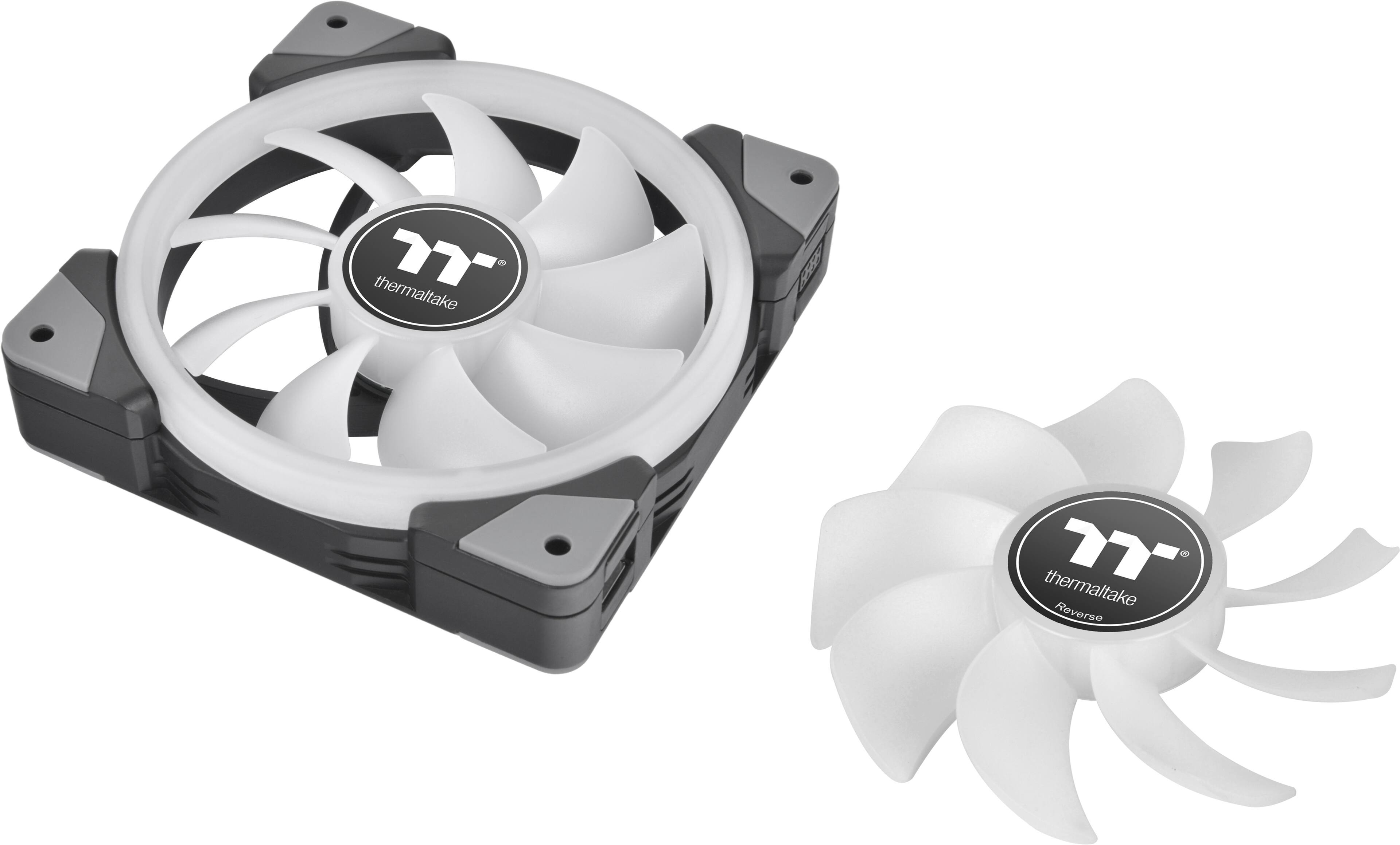 The text on the image reads "thermaltake 7 E 7 00 thermaltake Reverse." This text is likely a description or branding information for the fan and its box.