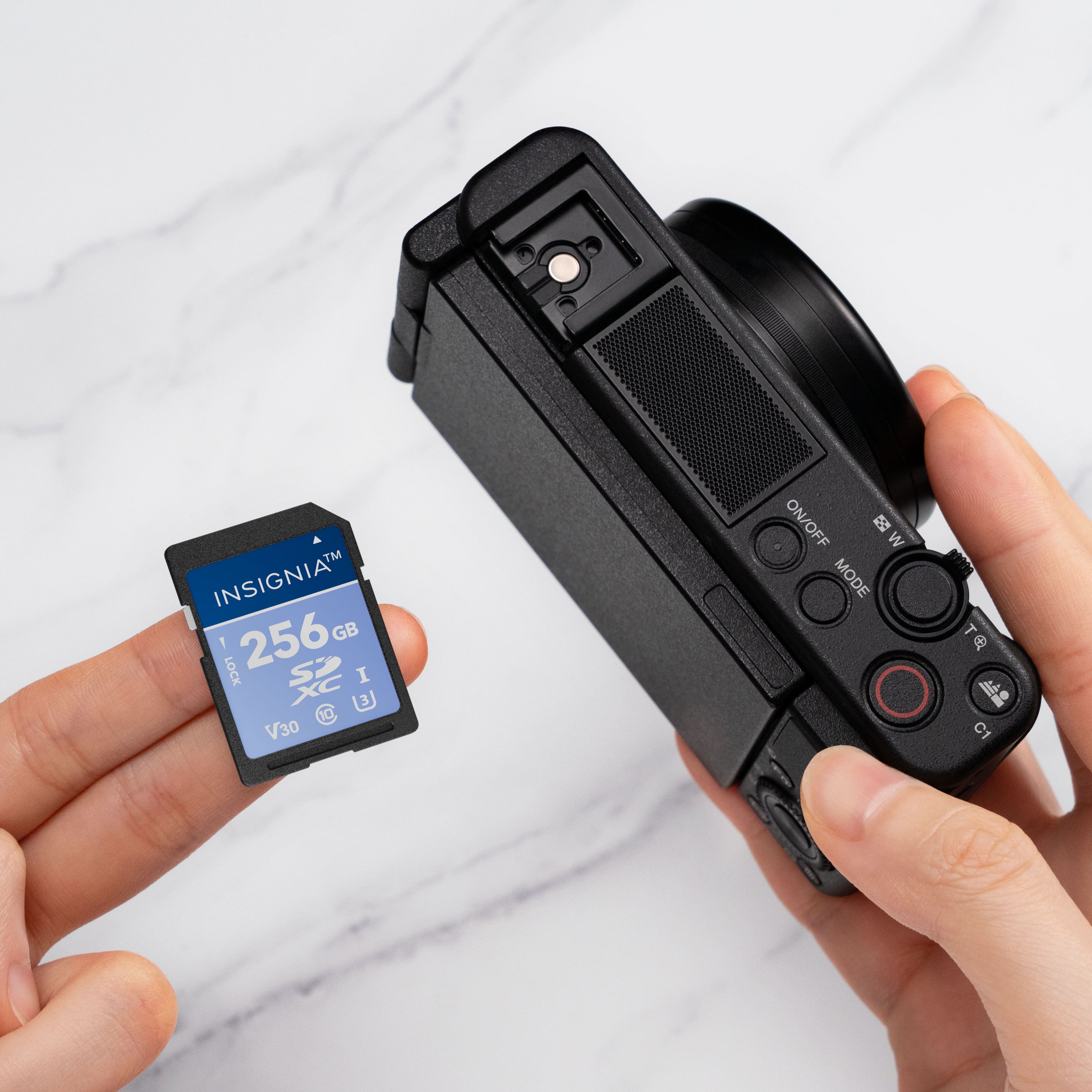 Insignia™ - 256GB SDXC UHS-I Memory Card, Read Speed Up to