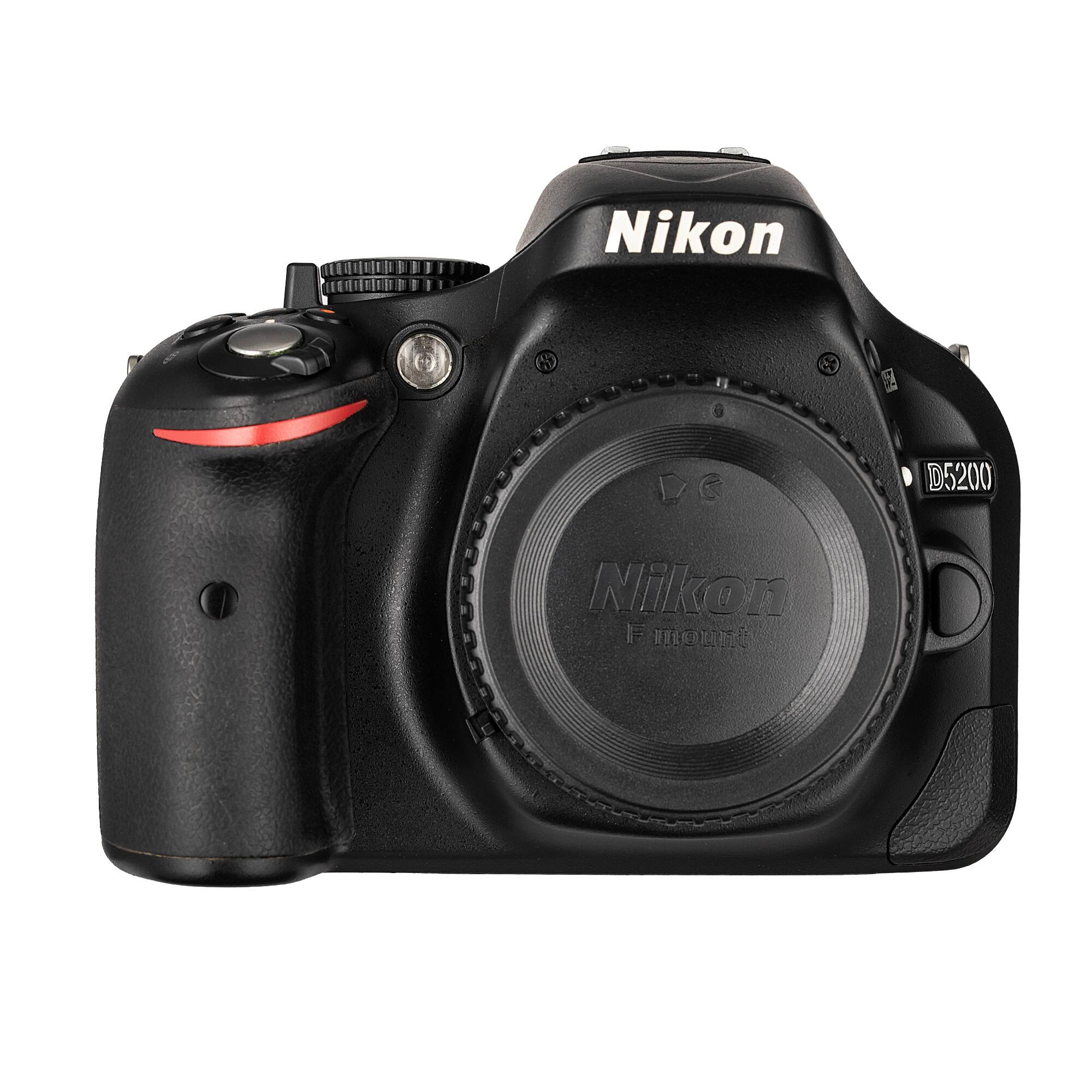 Nikon D5200 DSLR 24.1MP APS C w/ 18 55mm Lens Starter Bundle