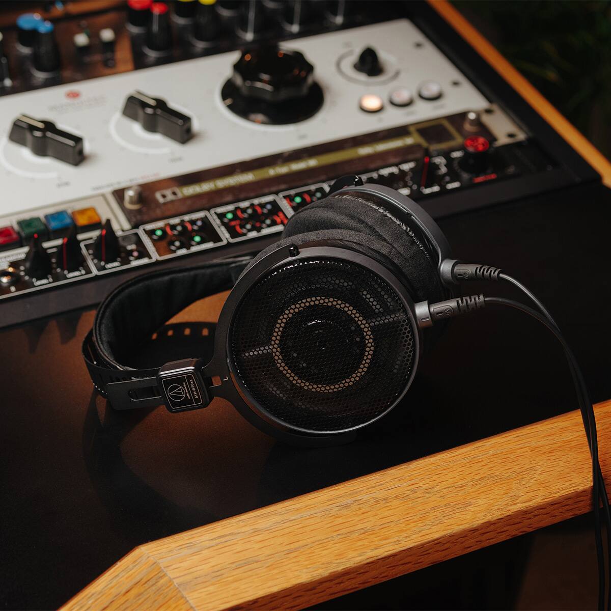 Alt View 9. Audio-Technica - Audio-Technica ATH-R70xa Open-Back Reference Headphones - Black.