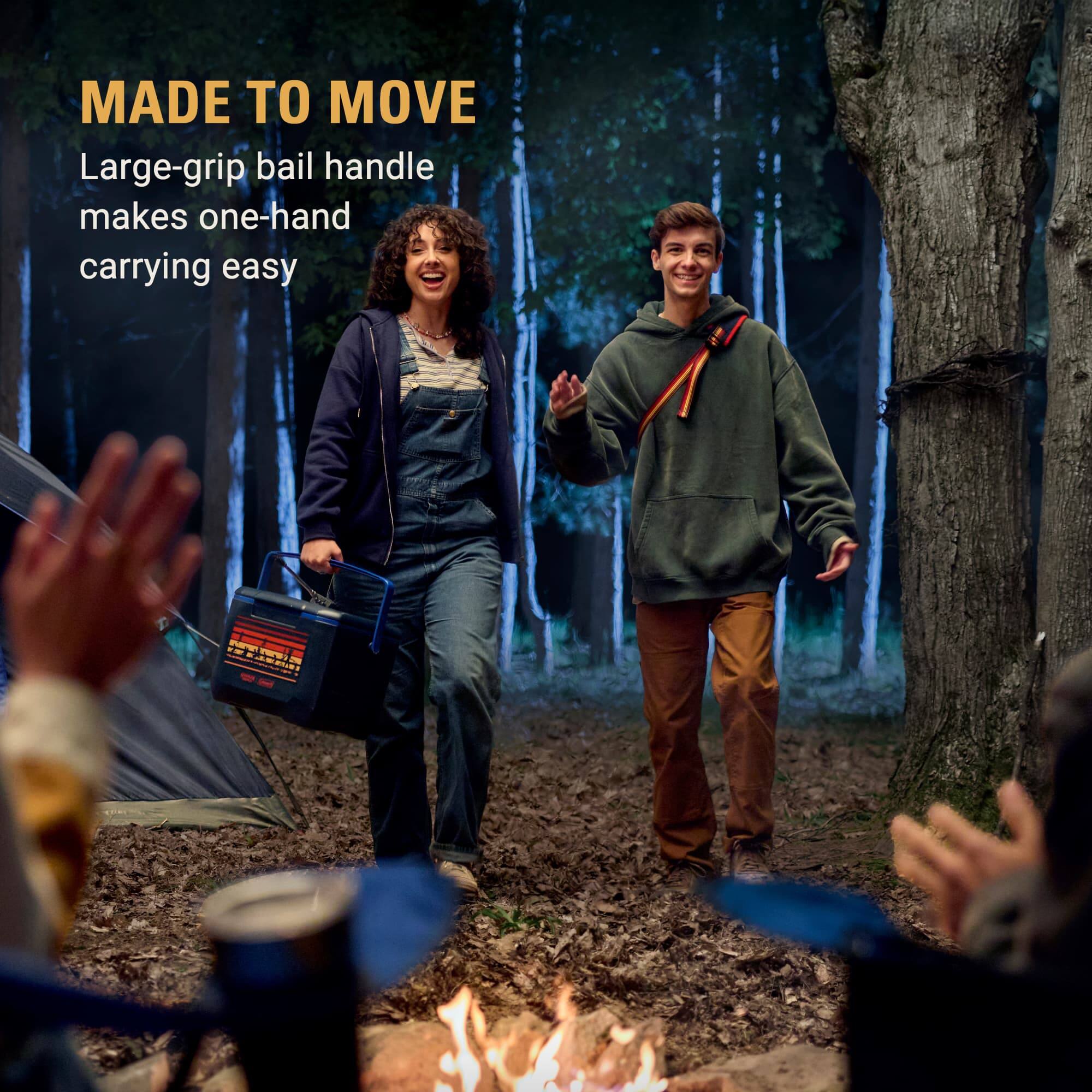 MADE TO MOVE

Large-grip bail handle makes one-hand carrying easy