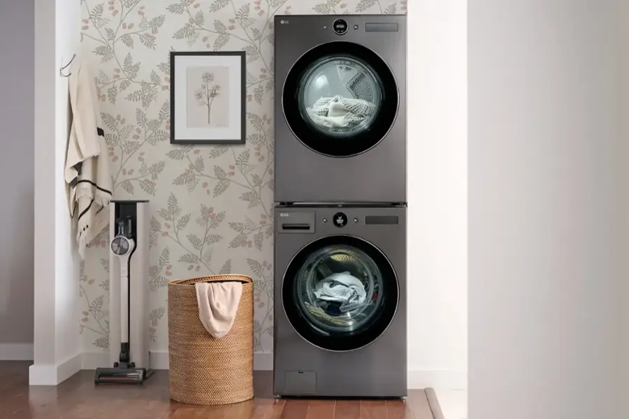 Alt View 37. LG - 7.4 Cu. Ft. Stackable Smart Gas Dryer with TurboSteam - Black Steel.