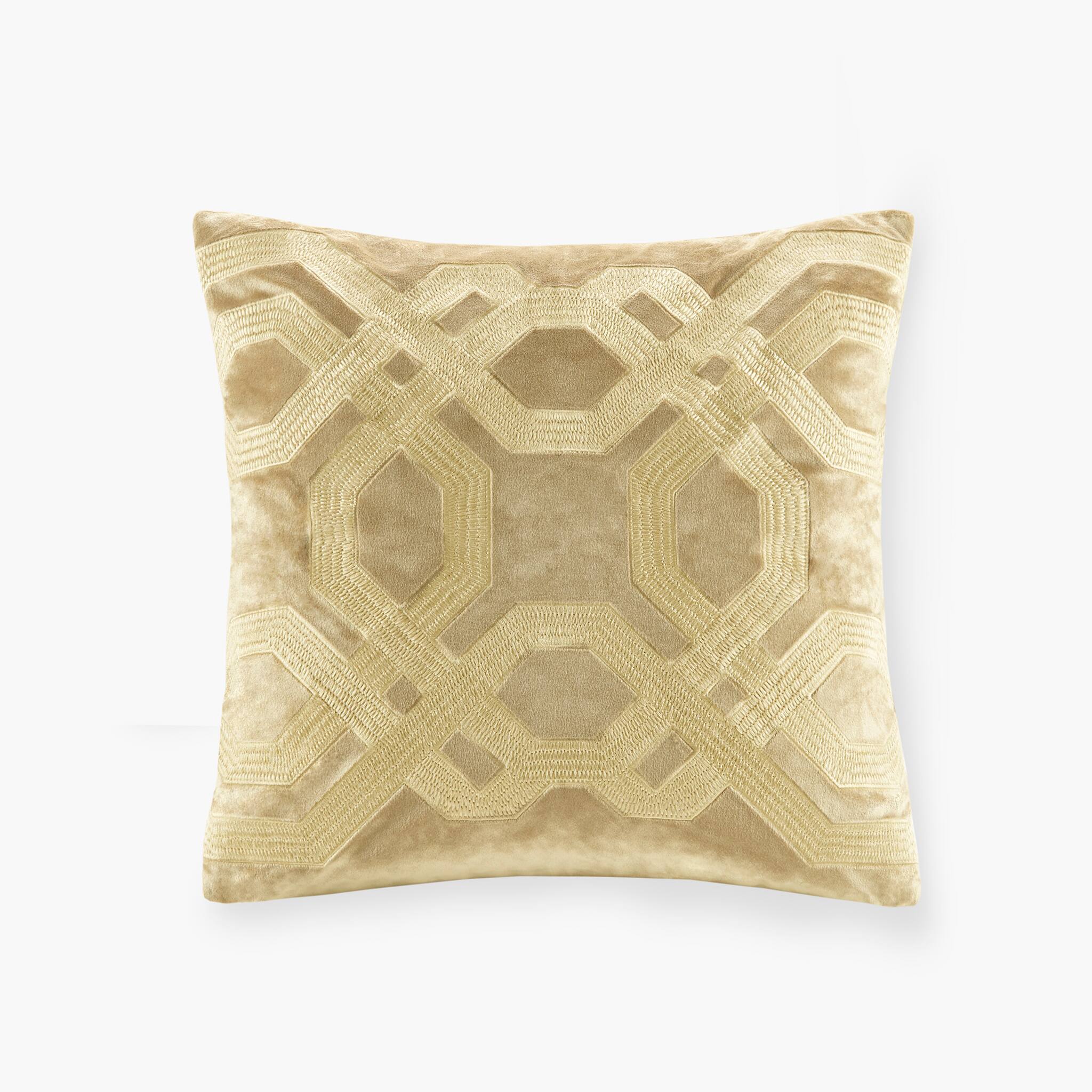 Front. Gracie Mills - Gracie Mills Gerard Japanese Braiding Square Decor Pillow - Gold.