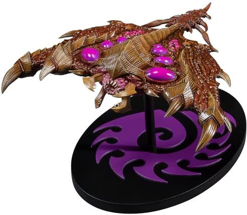 Front. Dark Horse Comics - Starcraft Zerg Brood Lord Mini Replica - Gold.