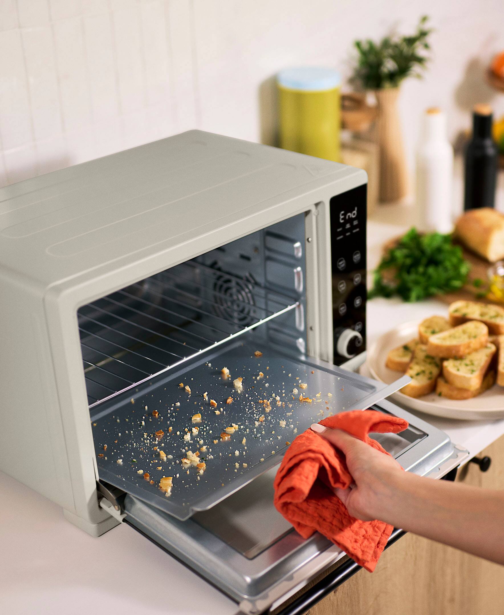 Alt View 1. bella PRO - 6-Slice Air Fryer Toaster Oven (0.88 Cu. Ft.) - Oatmilk.