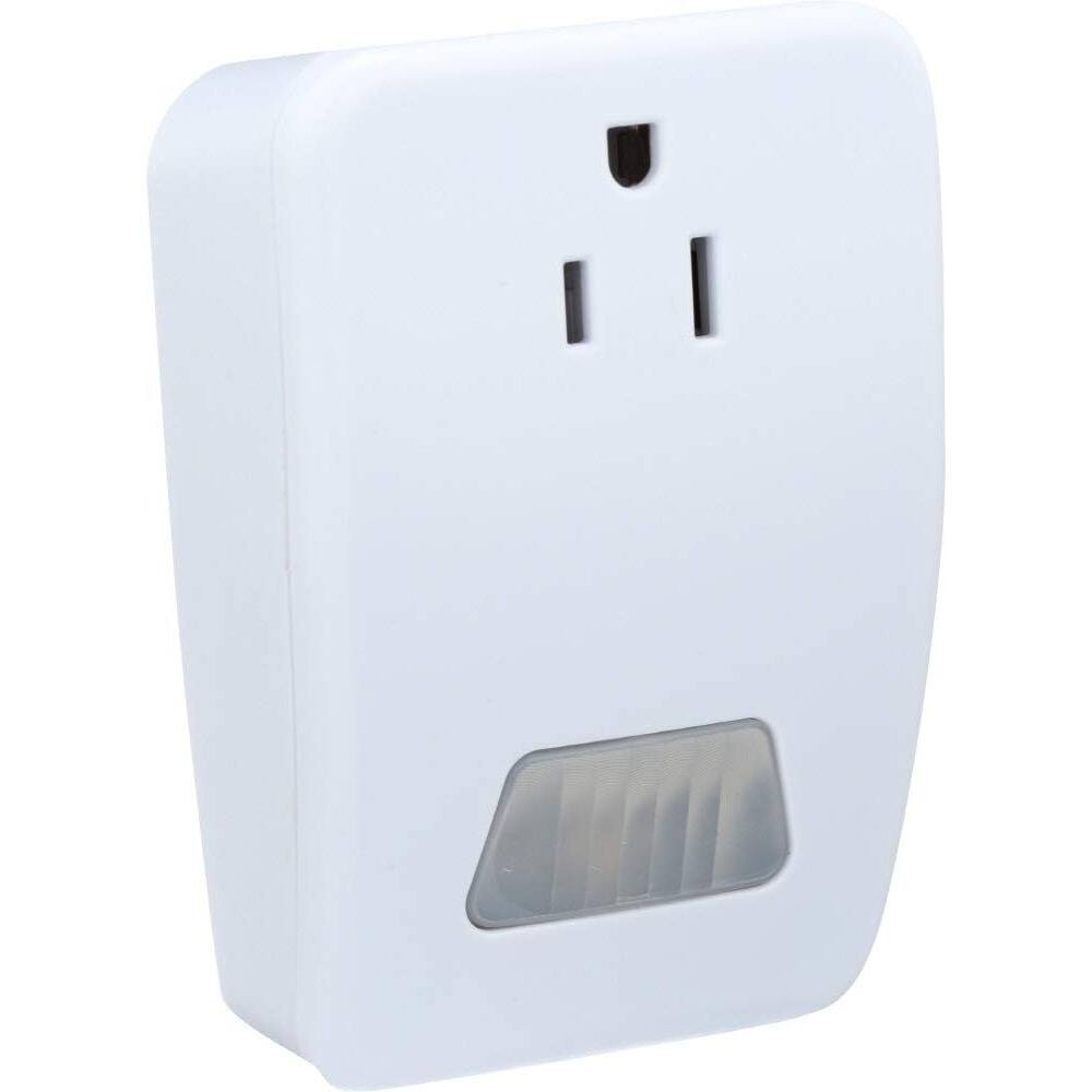 Front. ACJPR - Indoor Plug-In Motion Activated Light Control, 120V 60Hz, 100° Detection Zone, Wireless Motion Sensor - White.