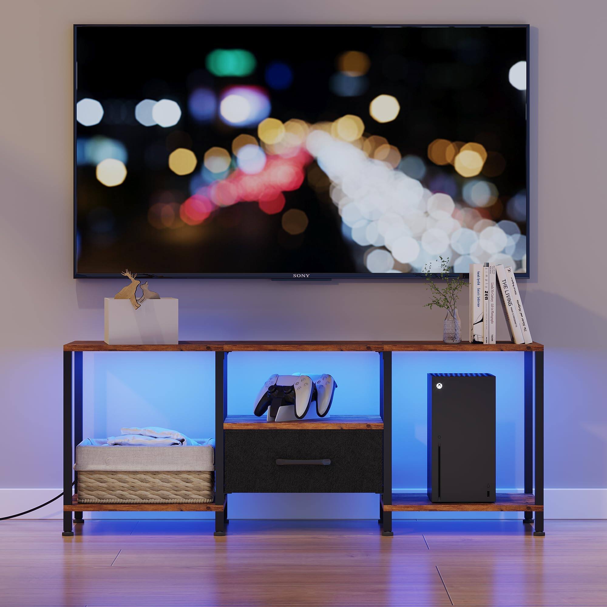 Sure, here is the corrected and grouped text:

- SSENT
- I I E
- a I i
- THE -S LIVING
- a

The text appears to be fragmented and may need further context or correction.