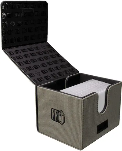 Ultra PRO: Alcove Edge Deck Box - Final Fantasy (Sephiroth) Ultra PRO: Alcove Edge Deck Box - Final Fantasy (Sephiroth)