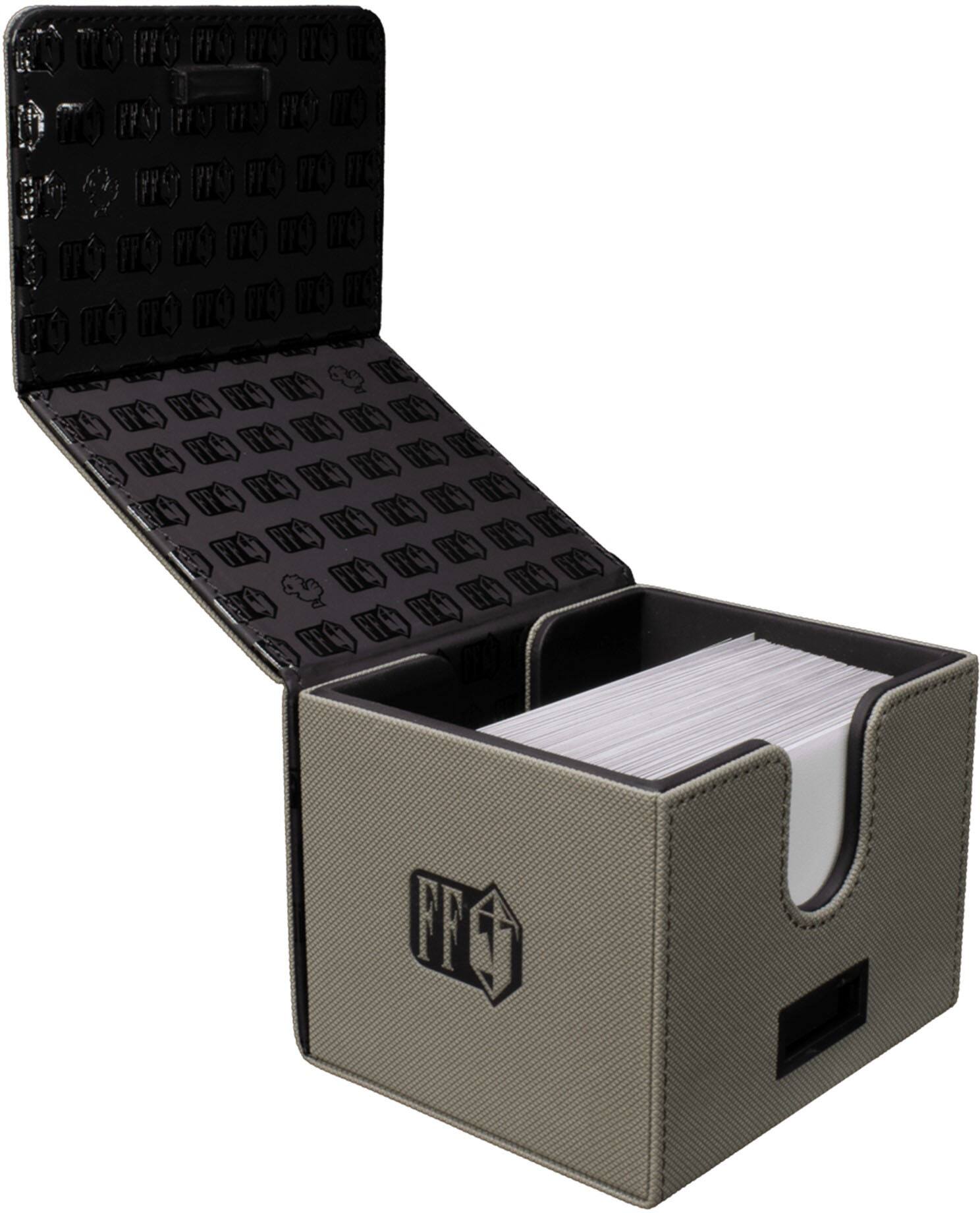 Angle. Ultra PRO - Magic: The Gathering - Final Fantasy Sephiroth, Planet’s Heir Premium Alcove Edge Deck Box.