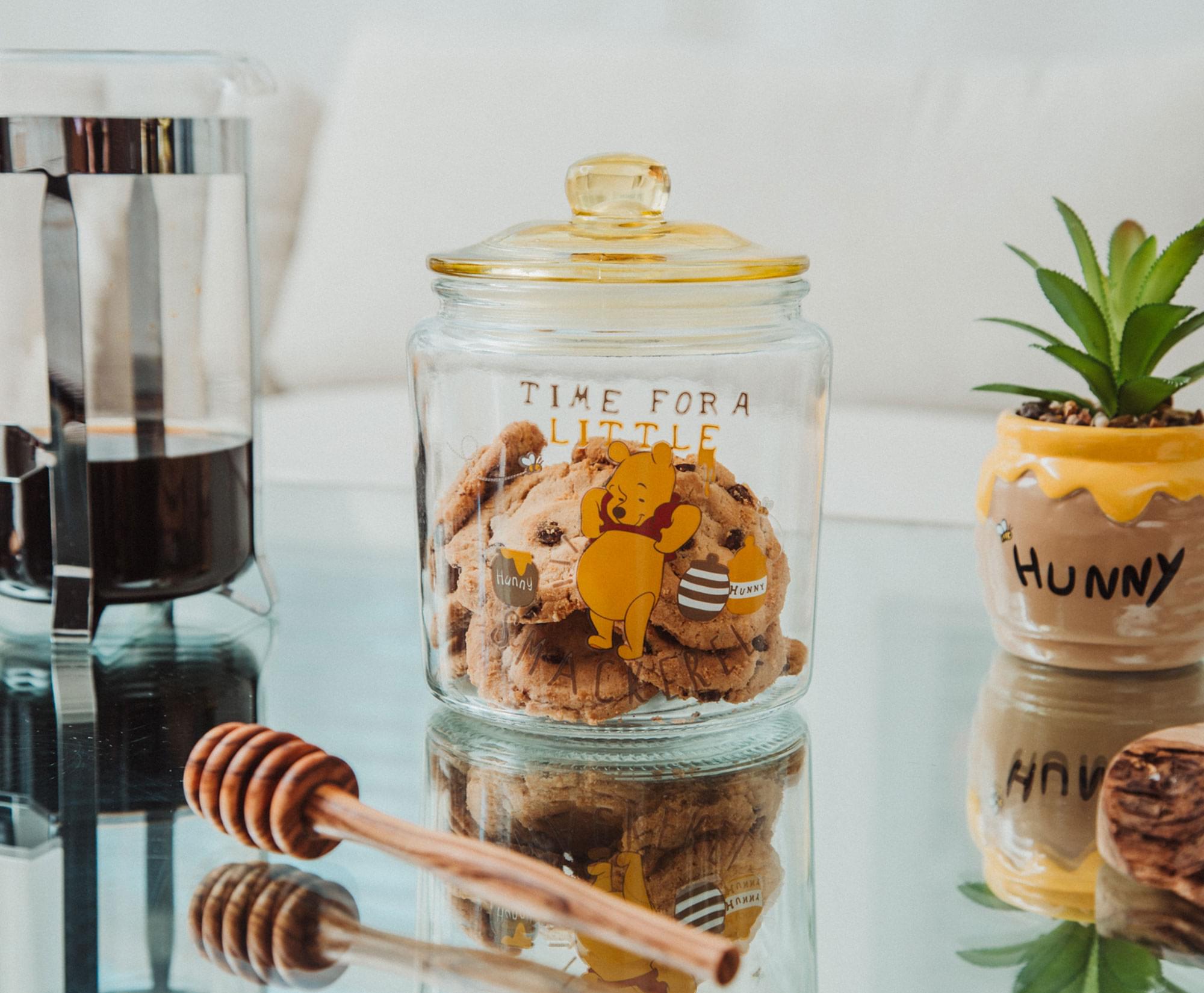 TIME FOR A LITTLE HUNNY HUNNY