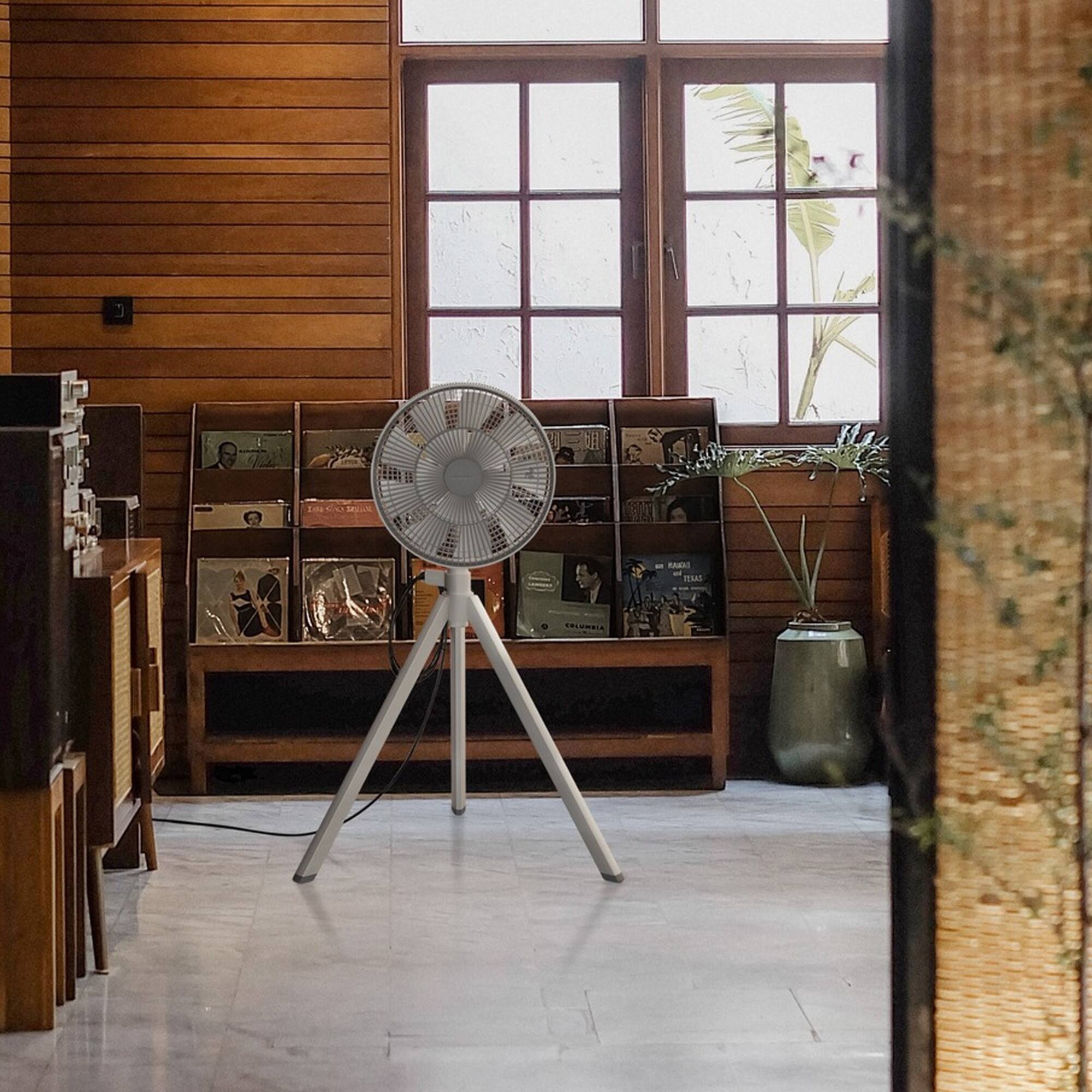 Back. Balmuda - NatureWind Studio Portable Fan - White.