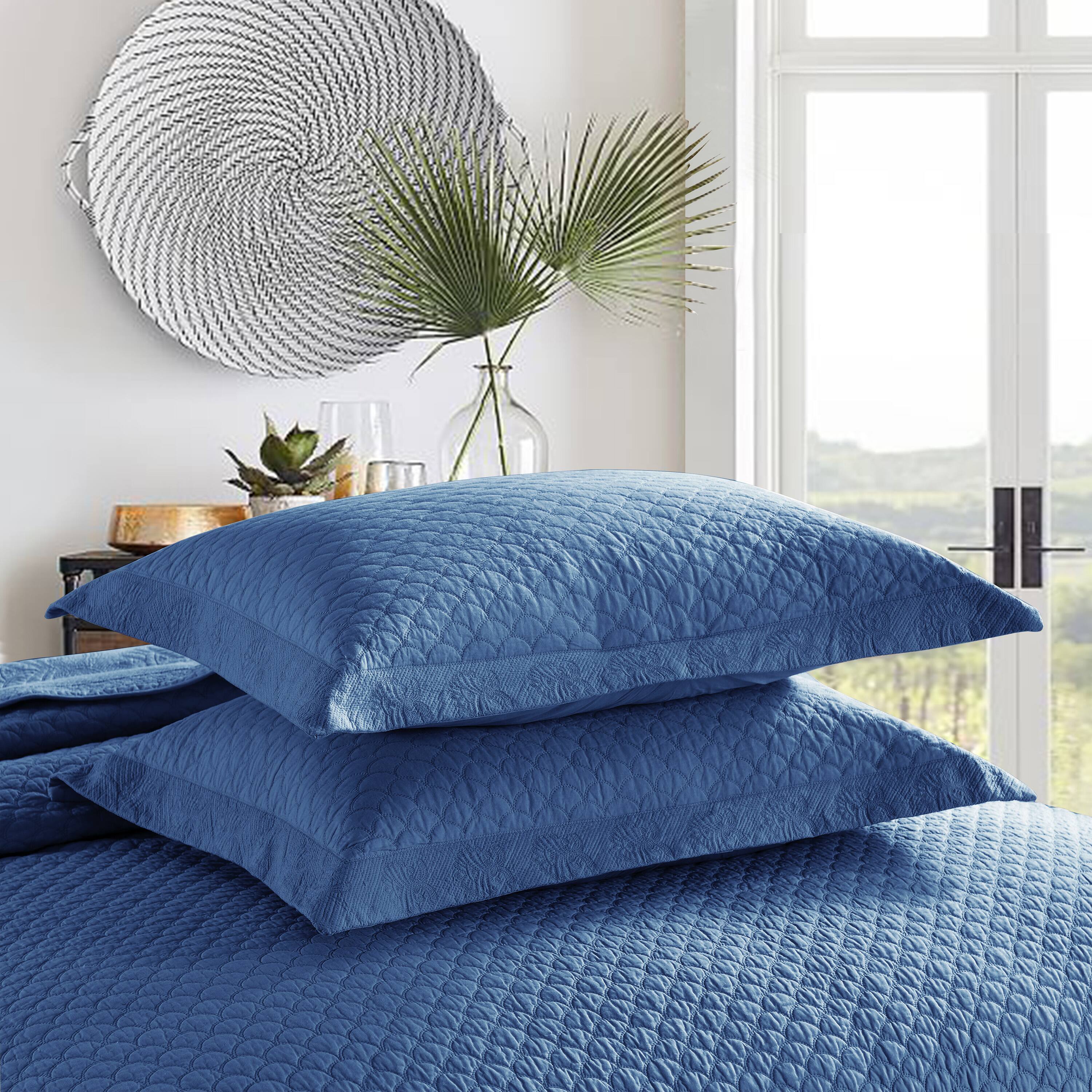 Back. MarCielo - Marcielo 3 Piece 100% Cotton Oversized Bedspread Lightweight Quilt Set - Midtone Blue.