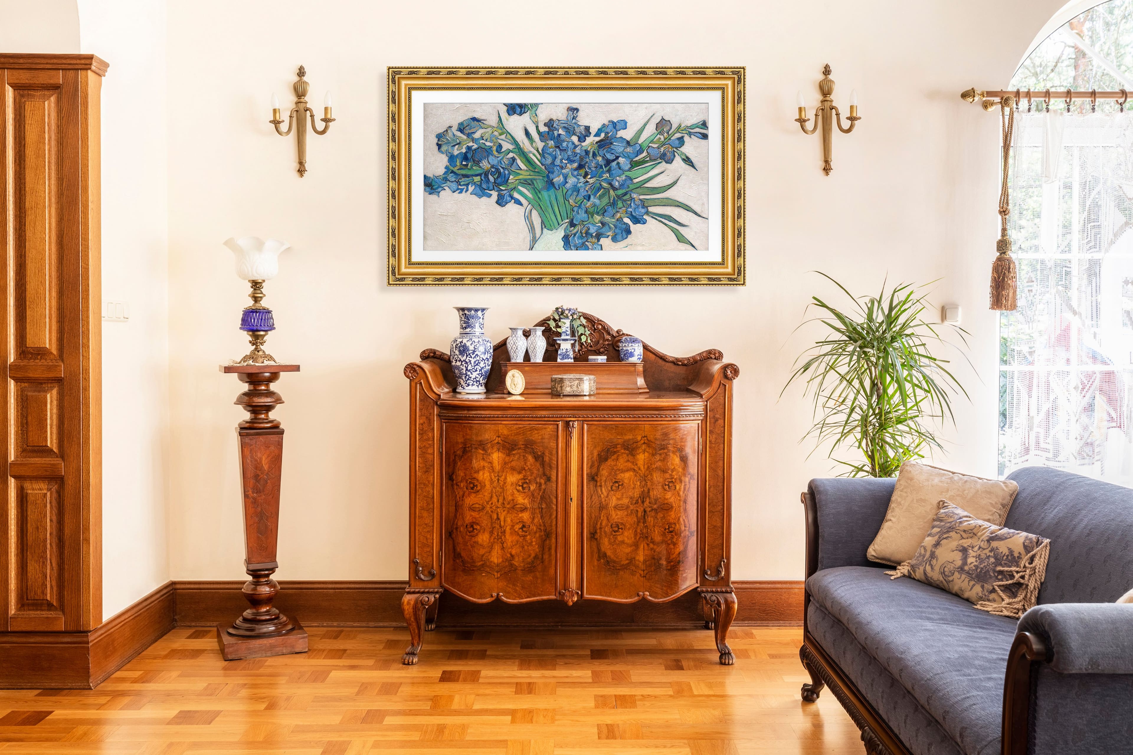 Angle. Deco TV Frames - Premiere Bezel for Samsung the Frame TV - 50" - Ornate Gold.