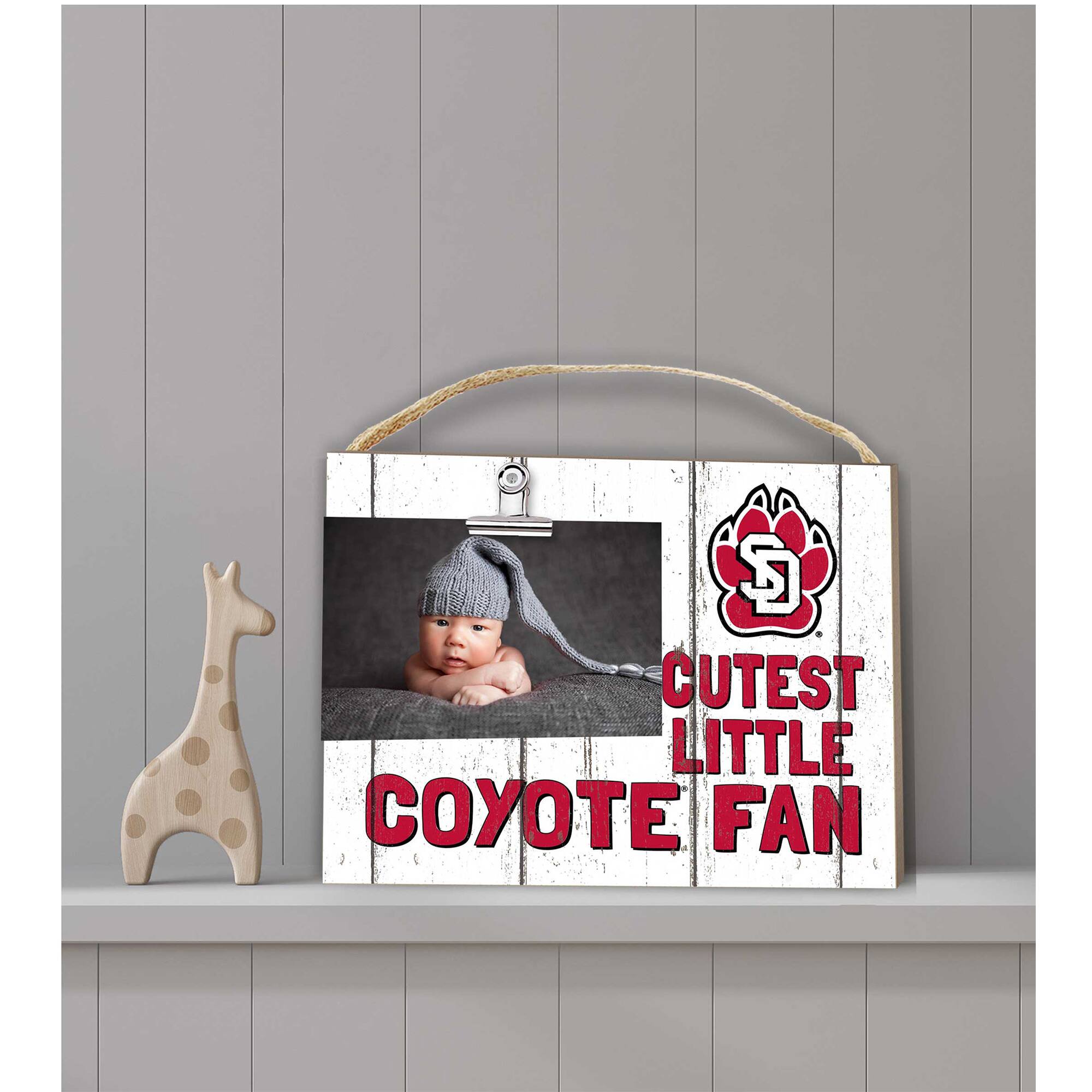 CUTEST LITTLE COYOTE FAN