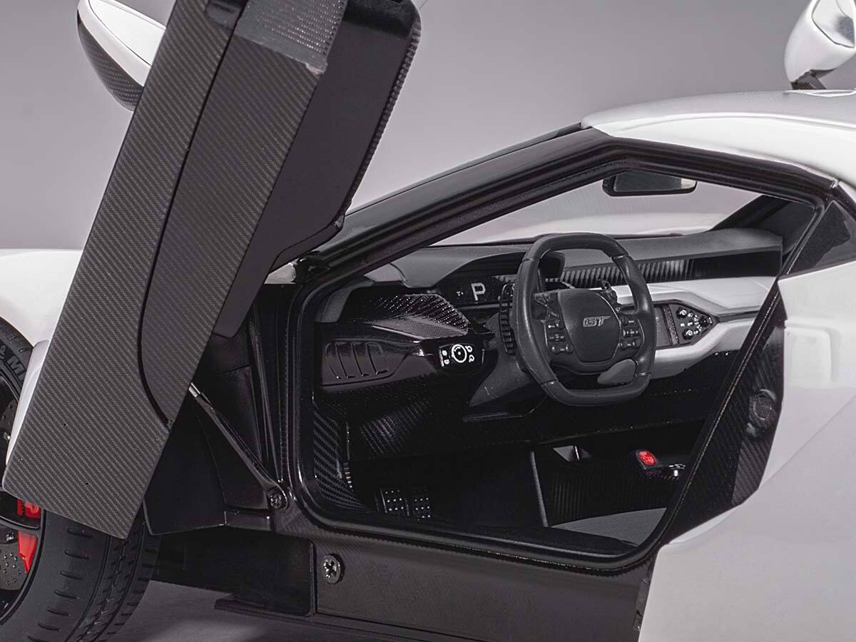 Alt View 2. Autoart - 2017 Ford GT Frozen White 1/18 Model Car by Autoart.
