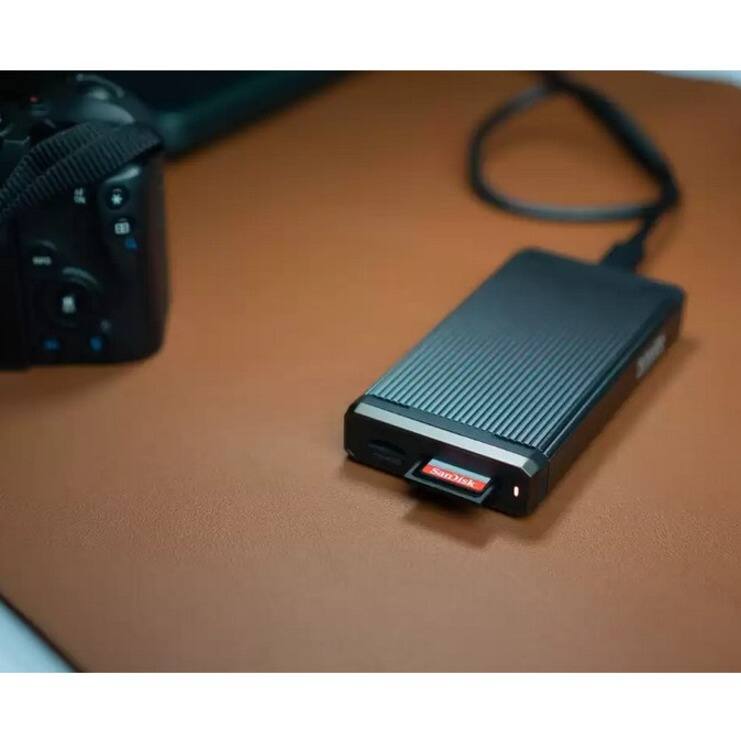 Alt View 2. SANDISK - SanDisk Extreme 256 GB Class 3/UHS-I (U3) SDXC - 180 MB/s Read - 130 MB/s Write - Lifetime Warranty.