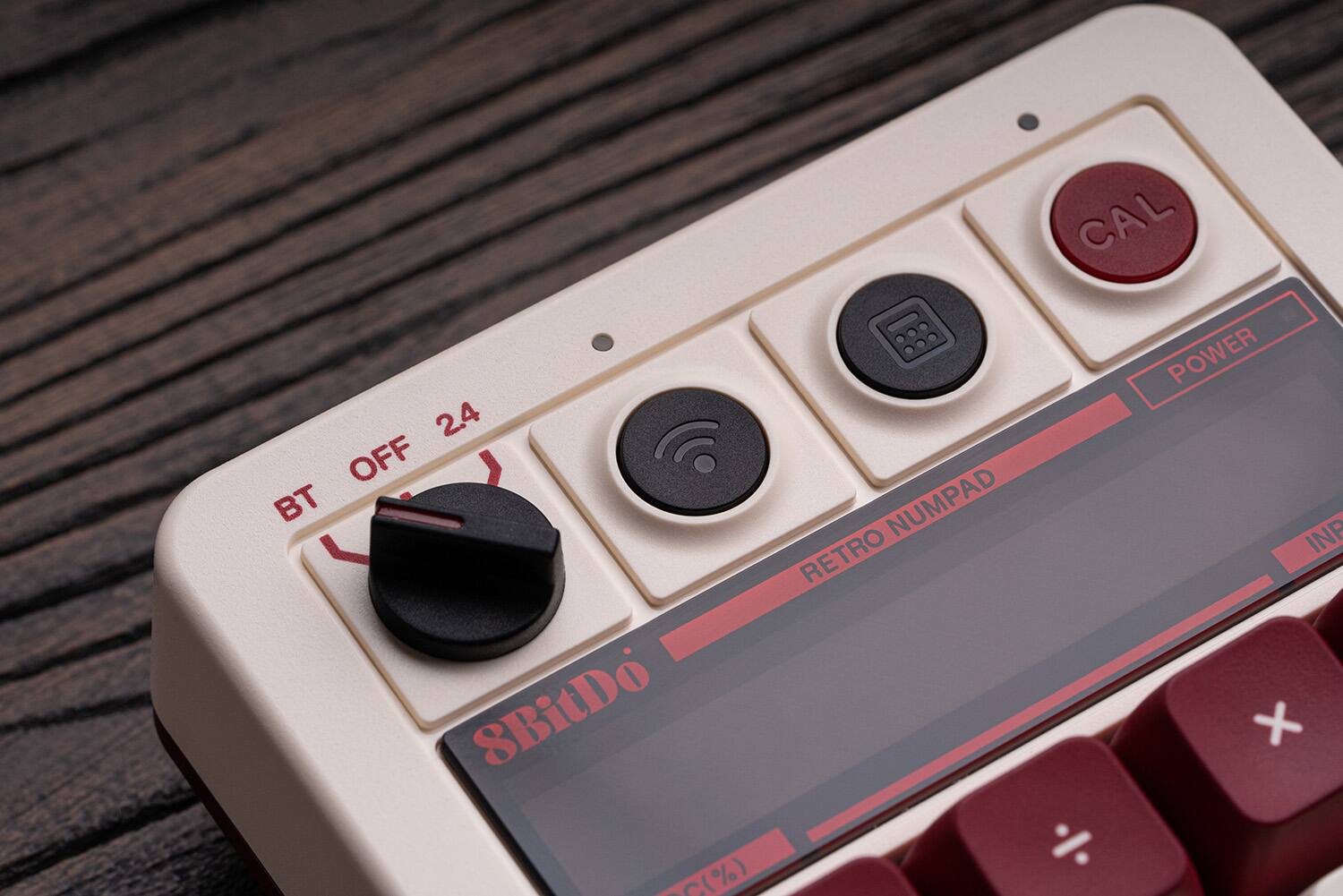 CAL POWER 2.4 OFF r )) BT NUMPAD INP RETRO SBitDo x c(%)