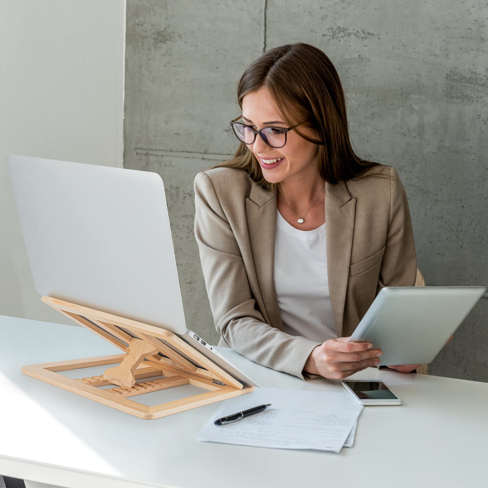 Back. HongFei - Wooden Laptop Stand for Desk with Free Phone Holder, Foldable and Adjustable Ergonomic Laptop Riser for 10-15.6 Inch - Natural Wood Color.