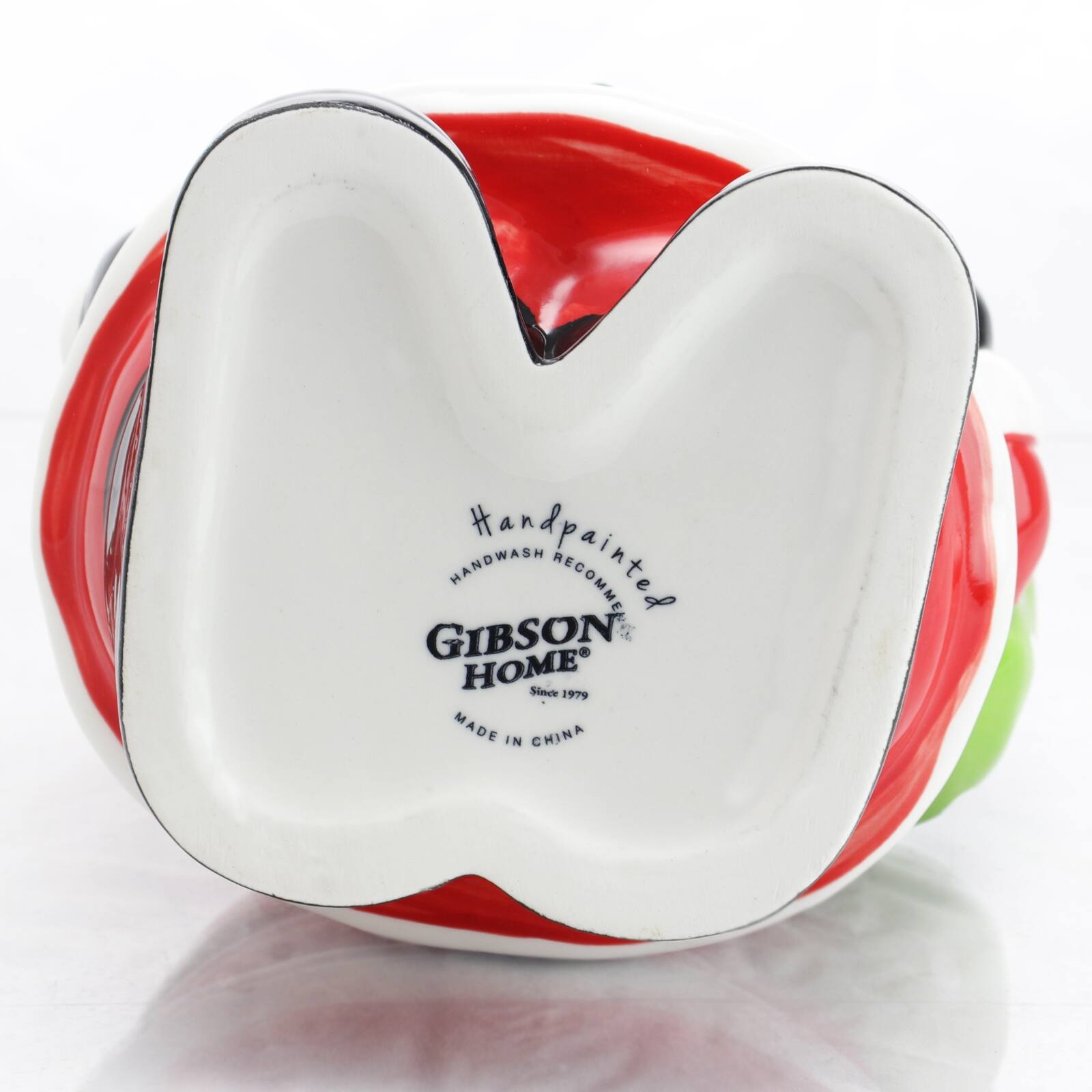 Handpainted  
HANDWASH RECOMMENDED  
GIBSON HOME  
Since 1979  
MADE IN CHINA