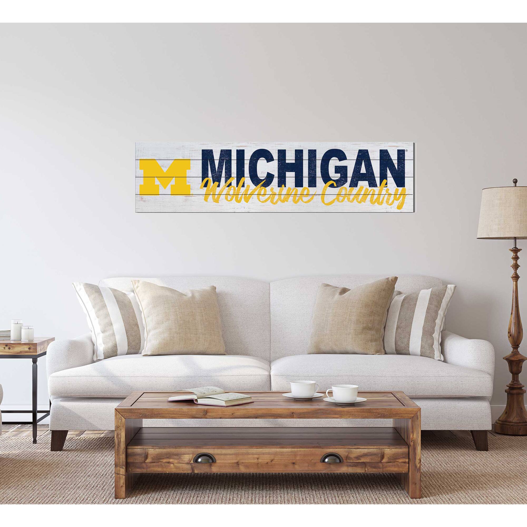 M MICHIGAN Wolverine Country