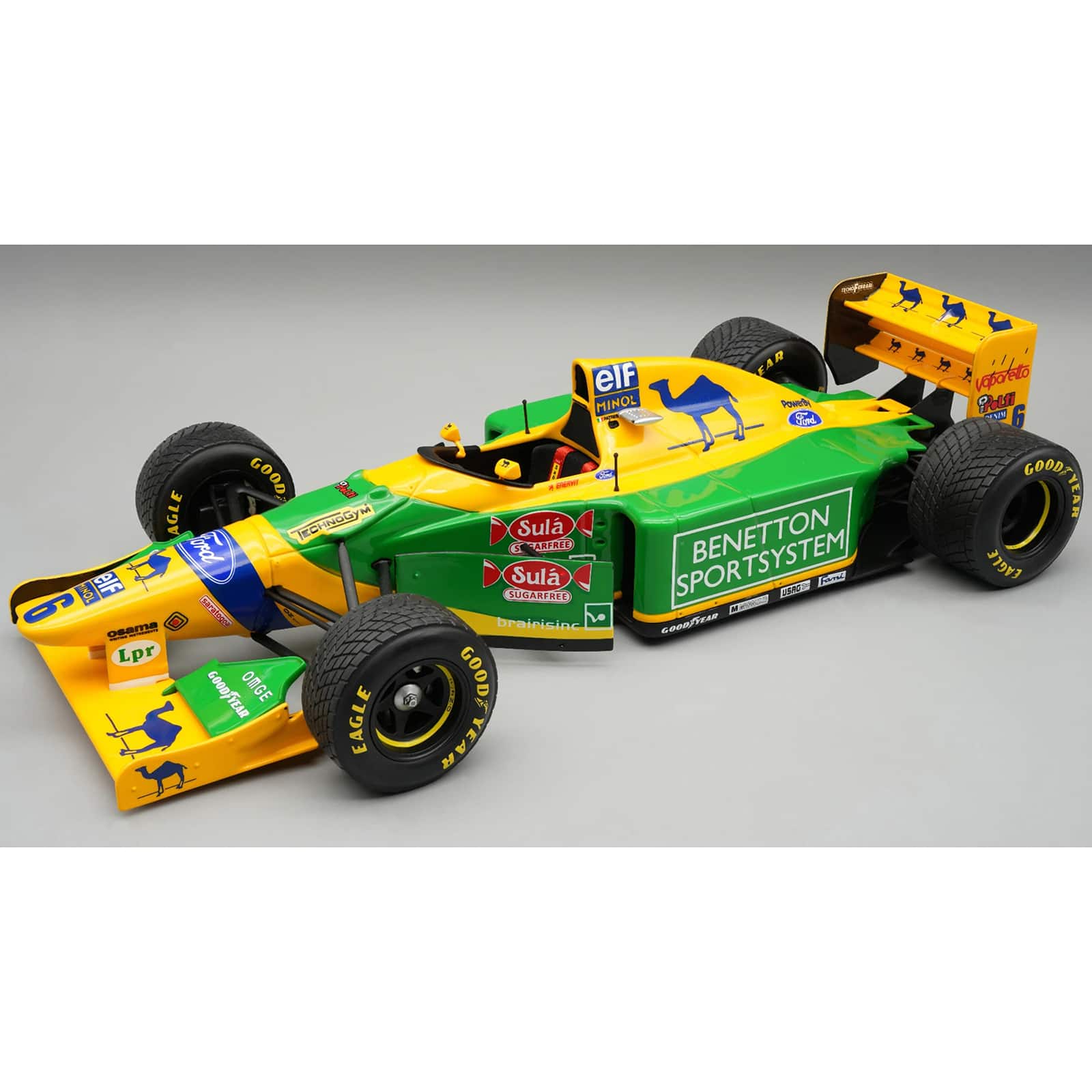 Benetton B193B #6 Riccardo Patrese 3rd Place F1 "British GP" (1993) "Mythos Series" with Case 1/18 Model by Tecnomodel