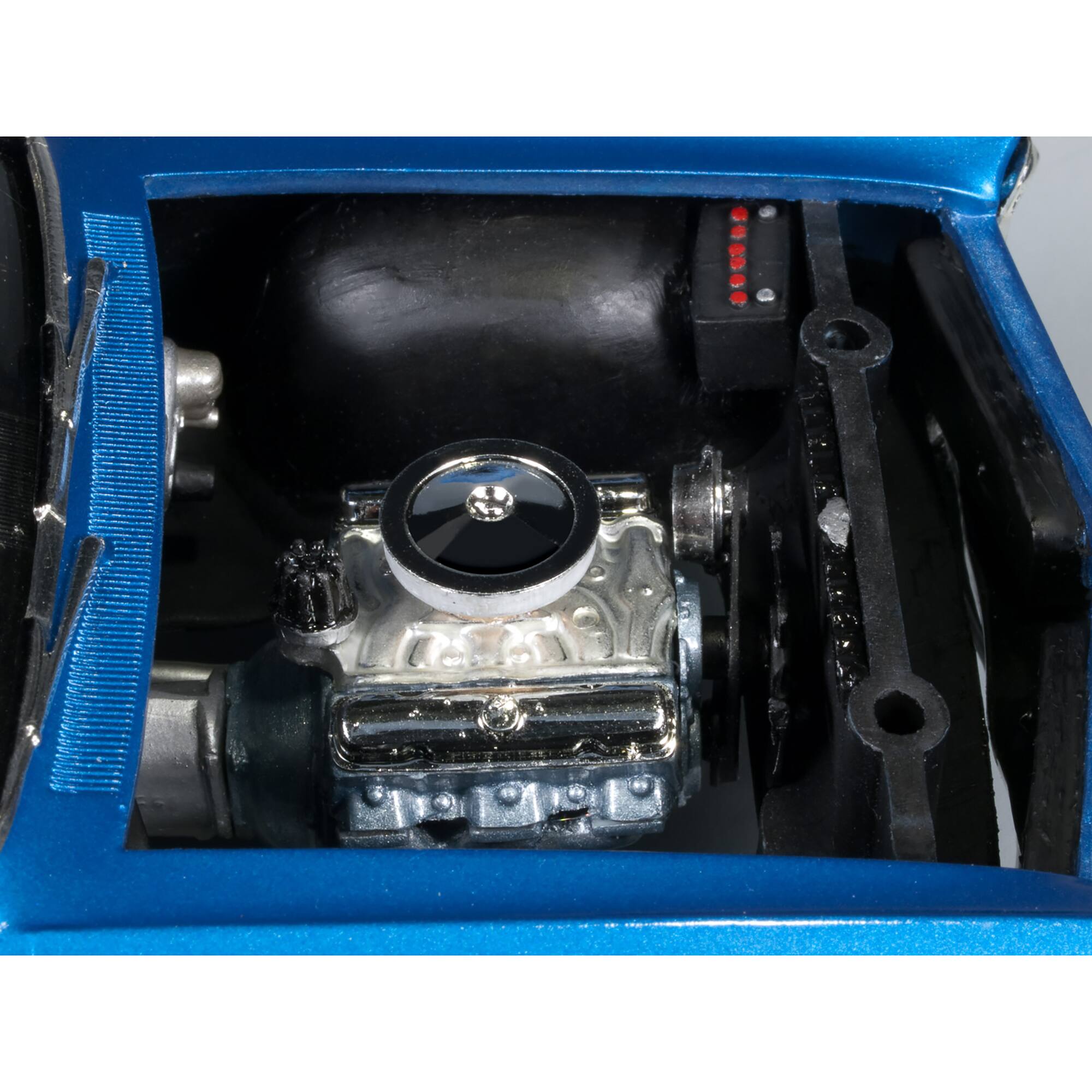 Alt View 2. Round2 - Round2 - MPC: 1:25 Scale Model Kit - 1967 Pontiac GTO.