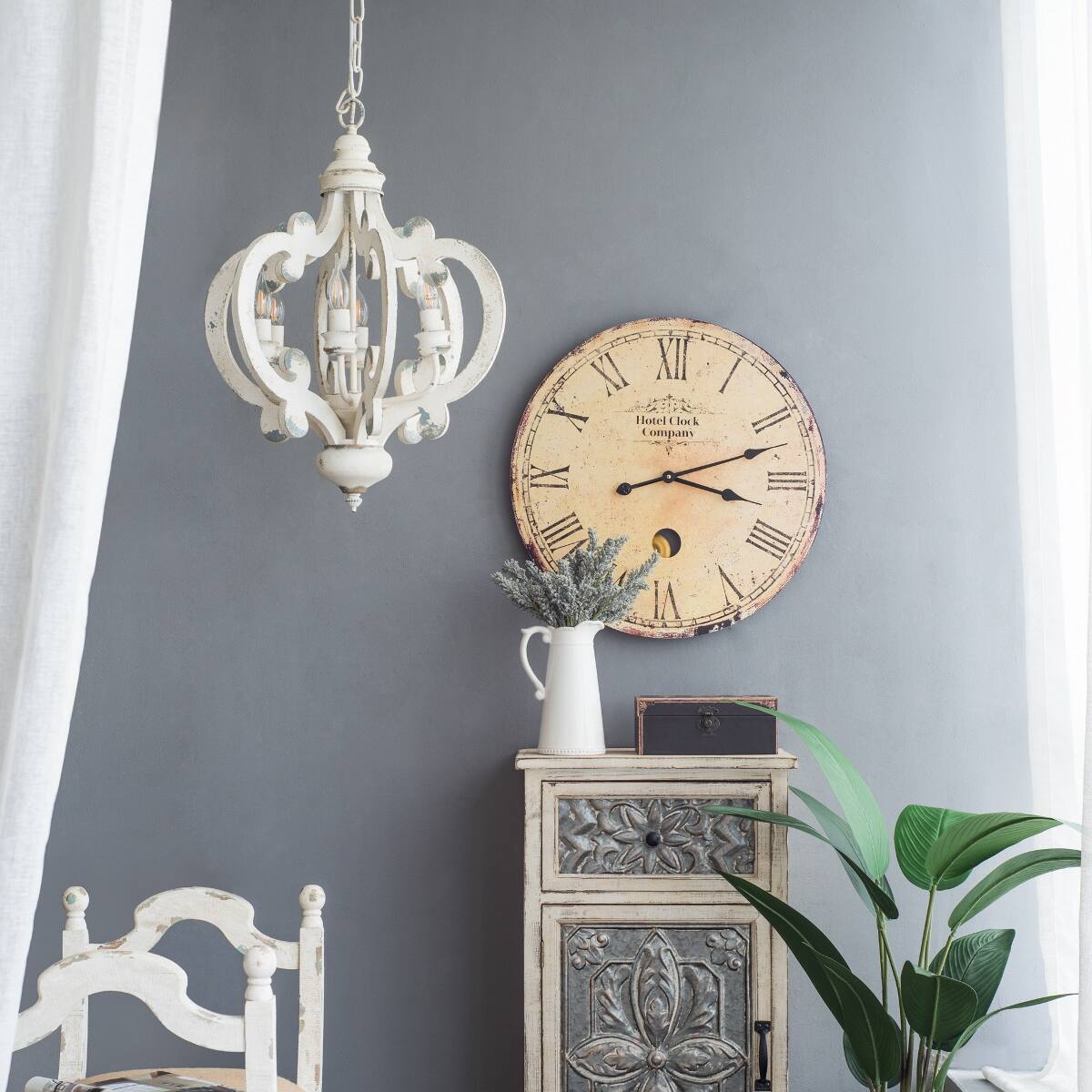 XI XII I Hotel Clock Company IX VIII VI  
II III IV