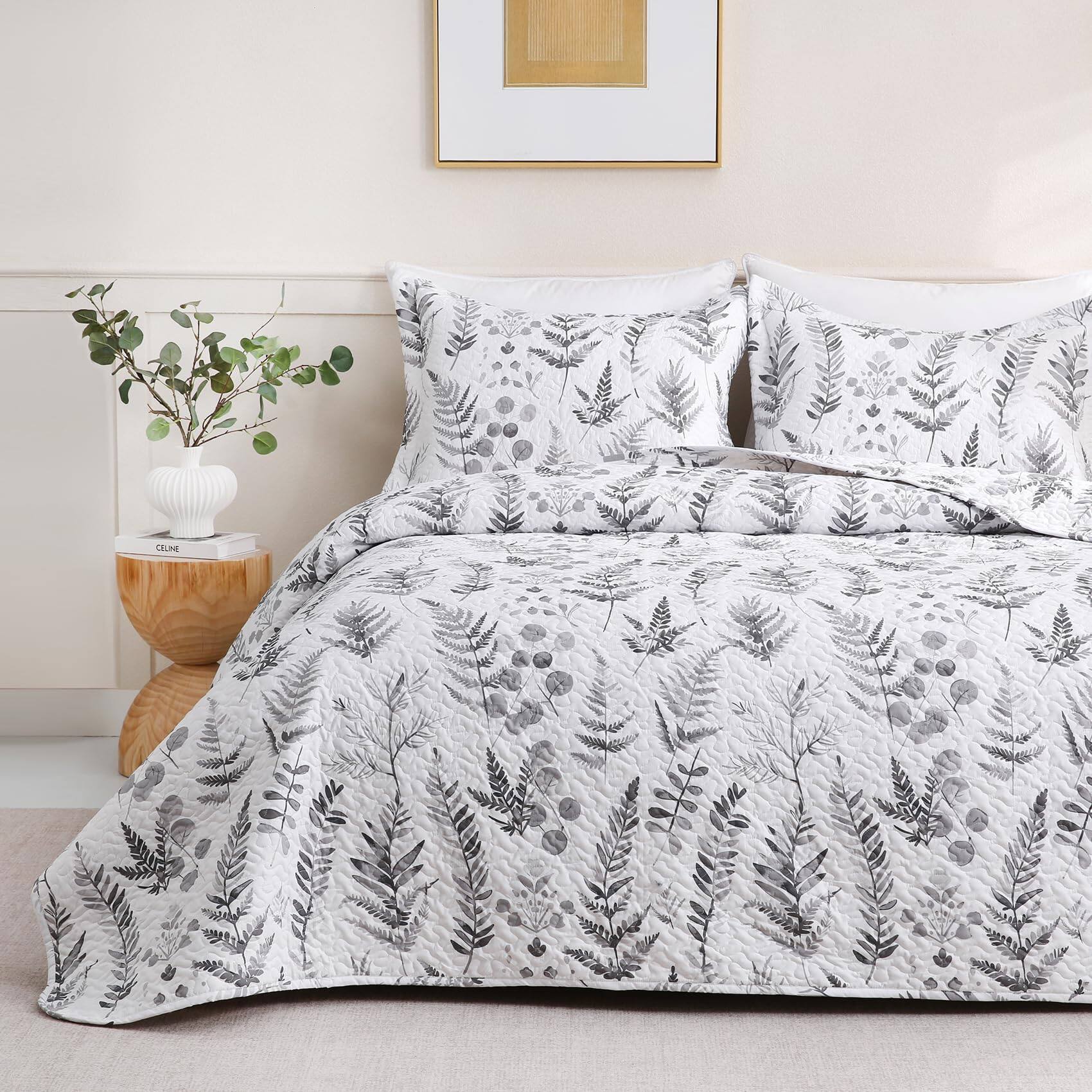 Dapper Styles - Paisley Floral Quilt Set Size Printed Bedspreads Soft Microfiber Fall Blanket Coverlet With Pillow Sham - Grey Ferns-King