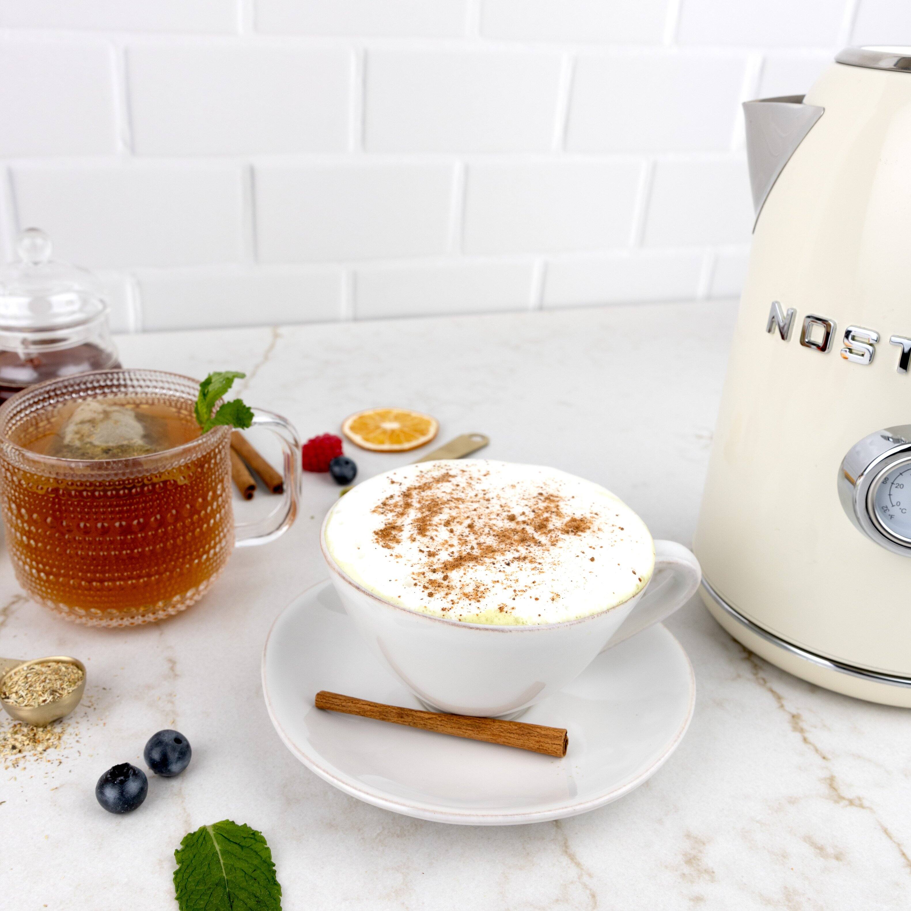Alt View 1. Nostalgia - Classic Retro Water Kettle, 1.7 L - Cream.