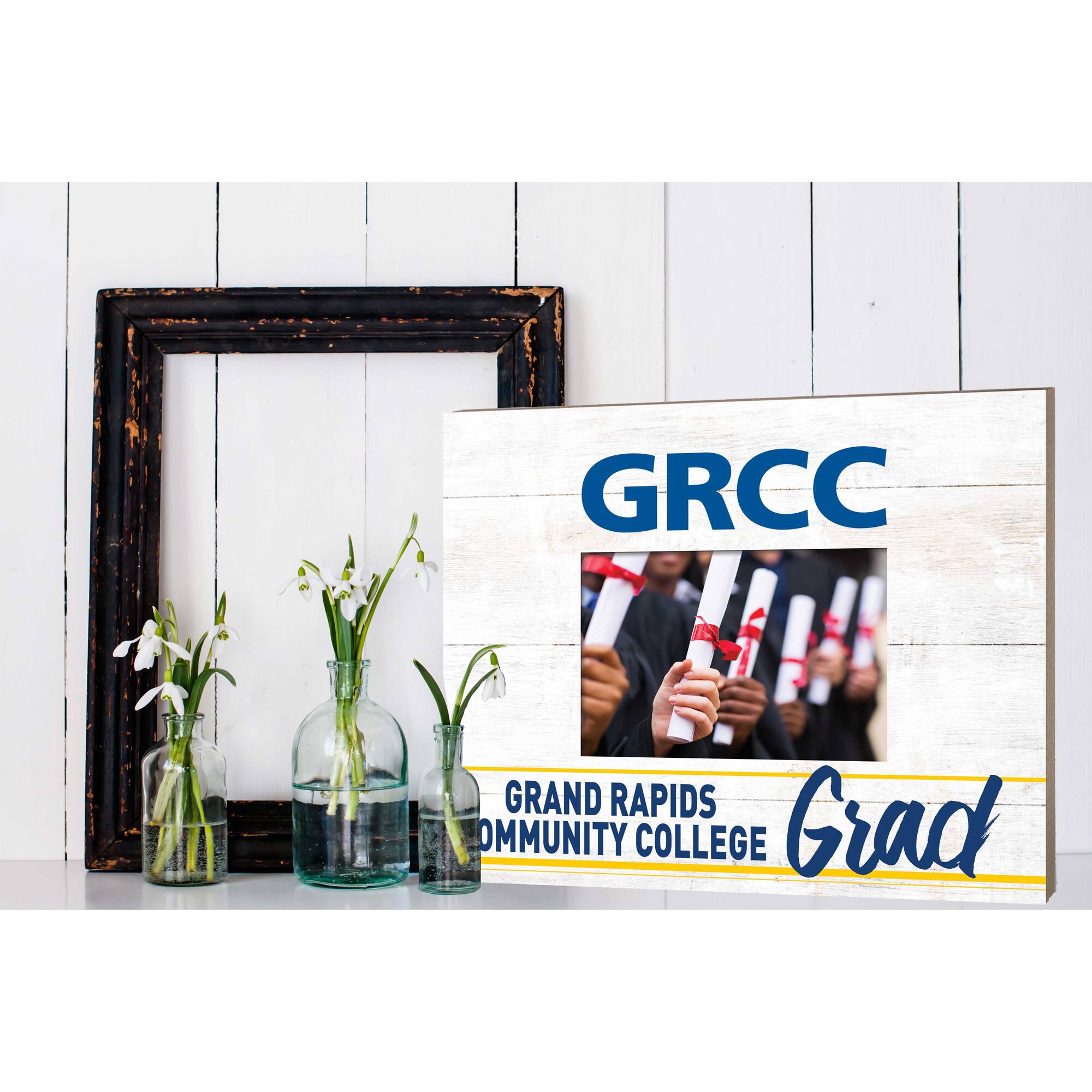 GRCC GRAND RAPIDS COMMUNITY COLLEGE Grad