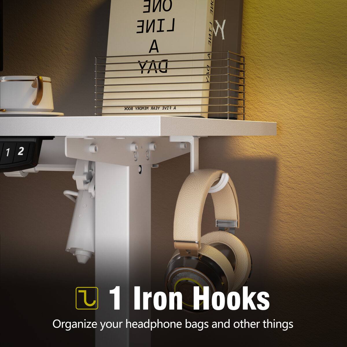 ONE LINE A DAY  
WY  
210 BOOK  
MEMORY YEAR  
3V1 A 1 2 J 1  
Iron Hooks  
Organize your headphone bags and other things