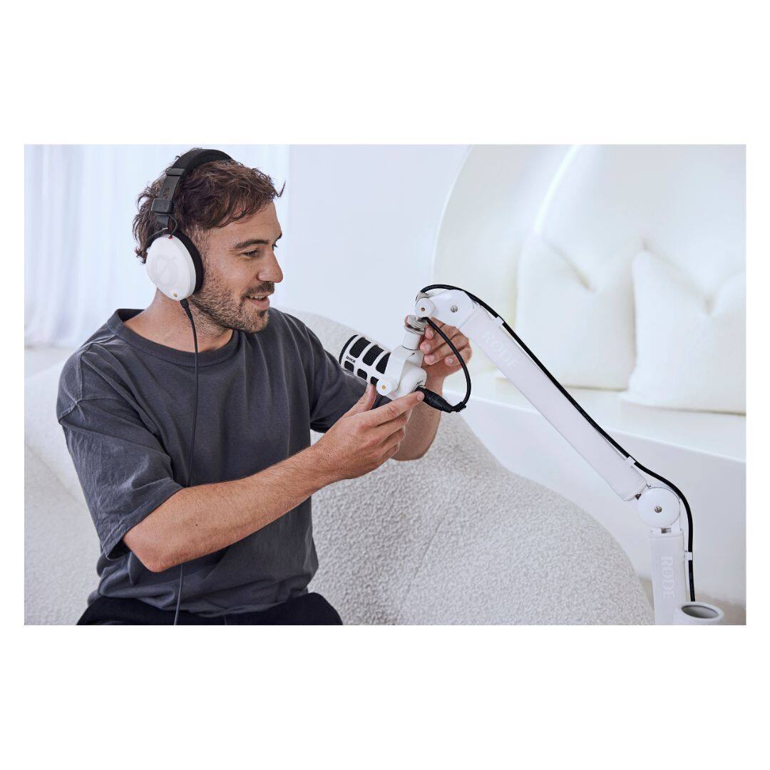 Back. RODE - Rode PodMic Dynamic Podcasting Microphone (White).