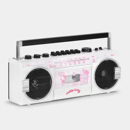 Sure, here is the corrected and grouped text from the image:
---
**Hello Kitty**
**X BASS**
**FM**
87.5 - 108.0
**AM**
530 - 1610
**SHORT WAVE**
8.0
**X BASS**
**Hello Kitty**
---
This text is found on the radio and its components.