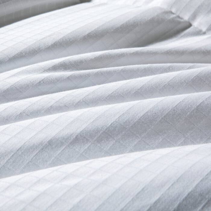 Alt View 1. Hivvago - Queen Size All Seasons Soft White Polyester Down Alternative Comforter - Soft White.