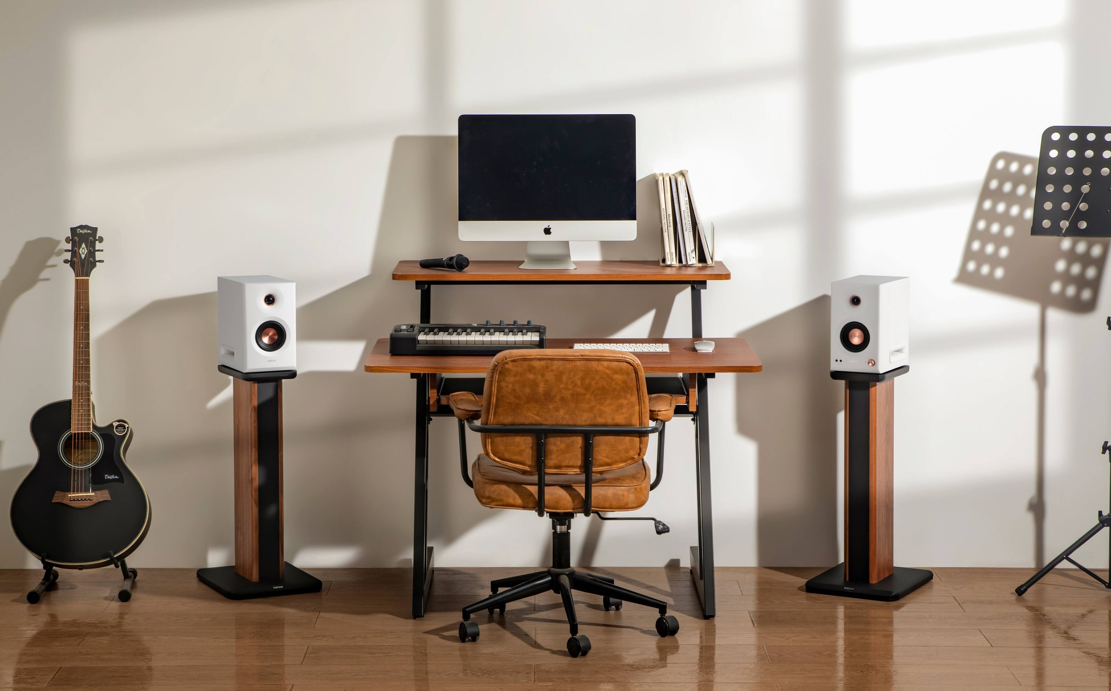 The text in the image is "Tgtn Dgte T.O-".