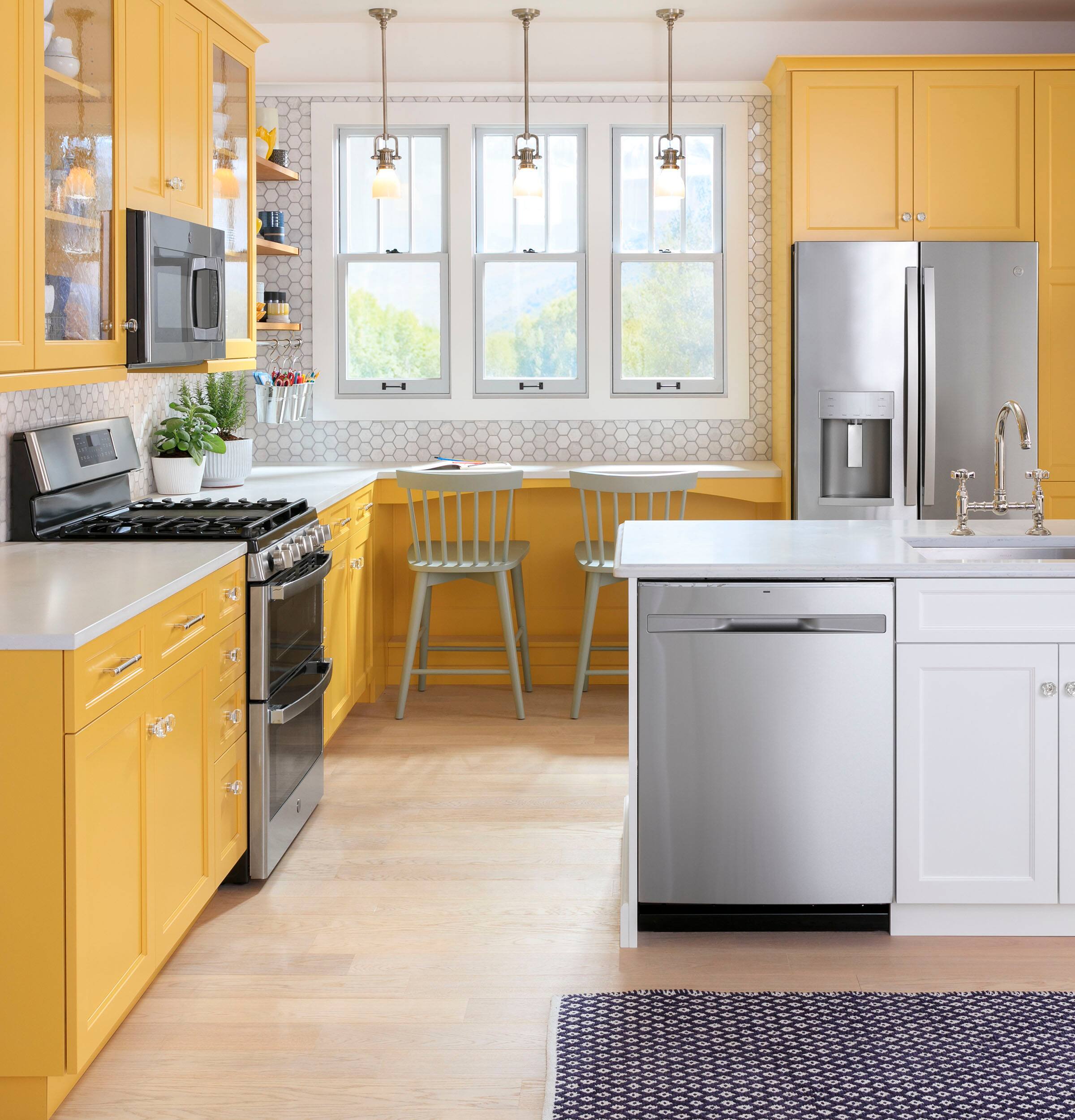 Alt View 9. GE - 30 in. Wide 5 Burners 6.8 Cu. Ft. Freestanding Double-Oven Gas Convection Range with Self-Steam Cleaning and Air Fry - Stainless steel.