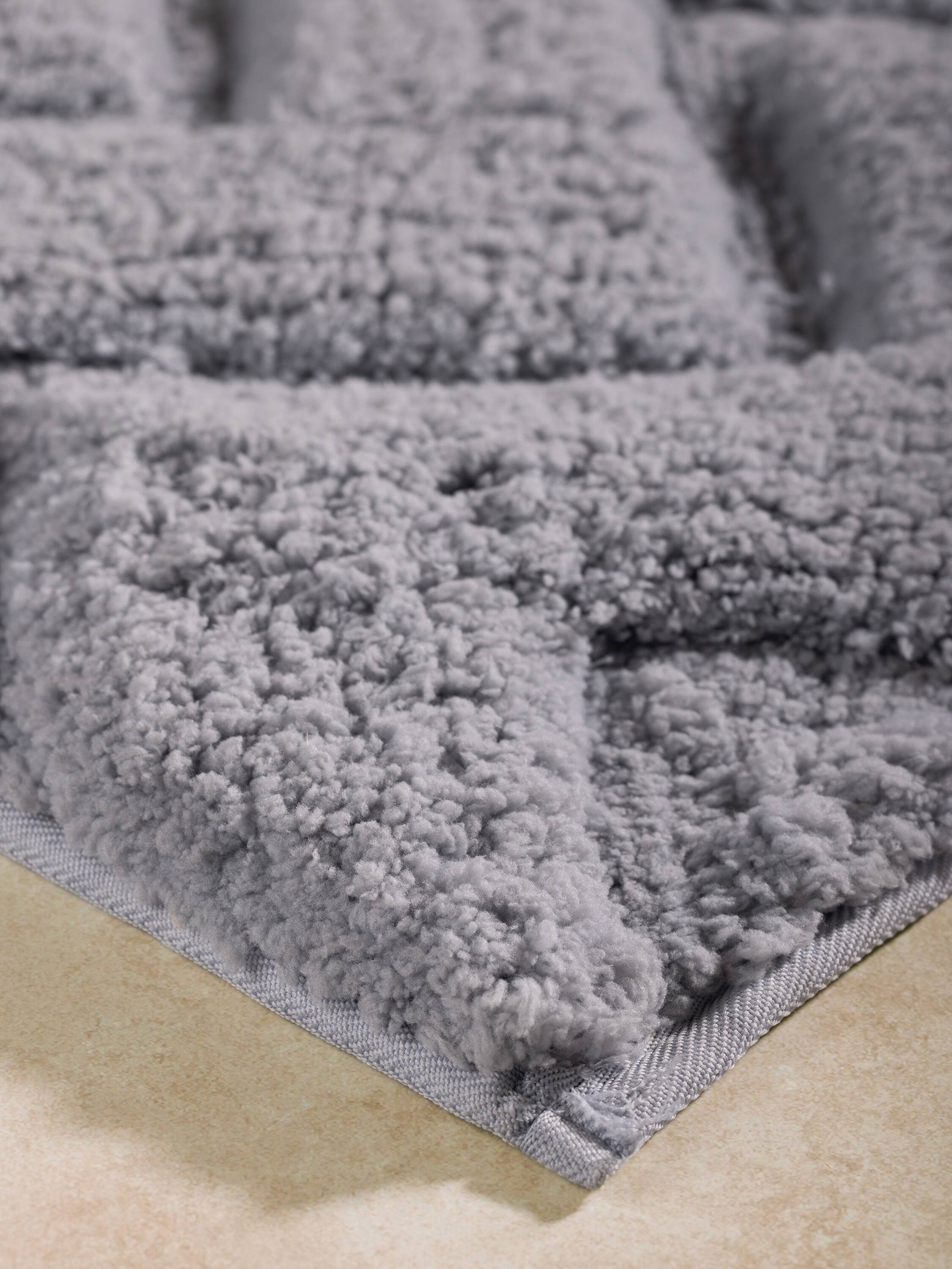 Back. GAURI KOHLI - Vantaa Bath Mat - Gray.