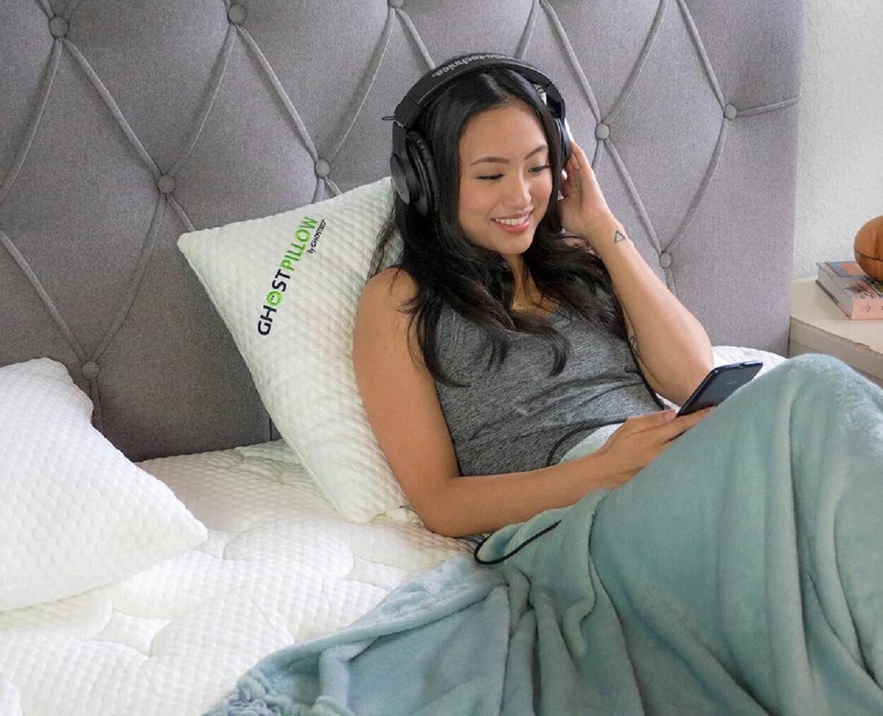 Alt View 22. GhostBed - GhostPillow - Cooling Shredded 2 pk - White.