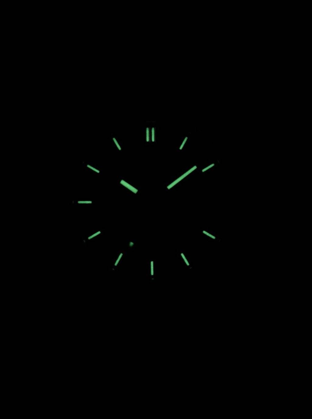 Angle. Seiko - Automatic SNK617 SNK617K1 SNK617K Men's Watch - Silver and black.