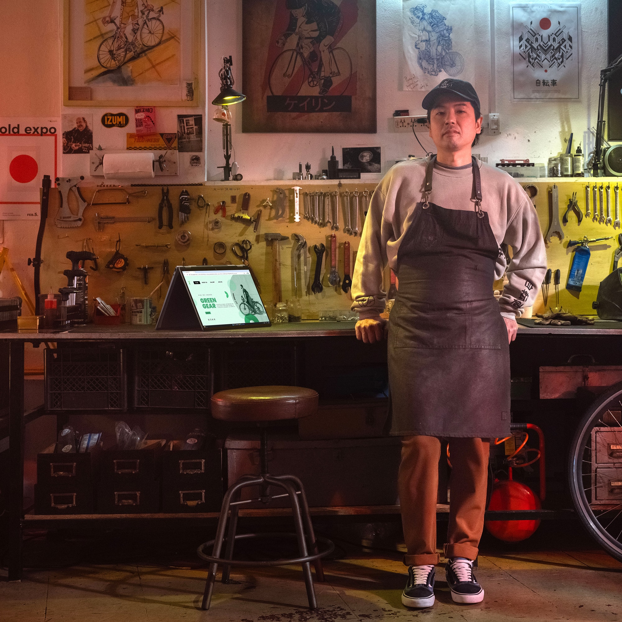 The text on the image reads "old expo p 4M Izumi".