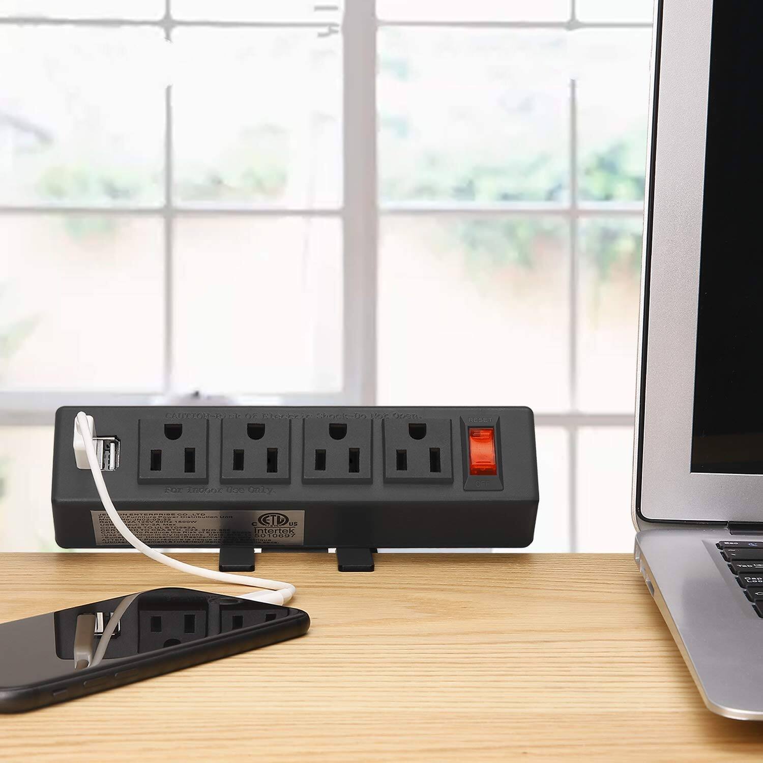 CAUTION: Do not plug in devices that exceed the maximum current rating. For indoor use only.

Intertek T003

CTD

Intertek 2007