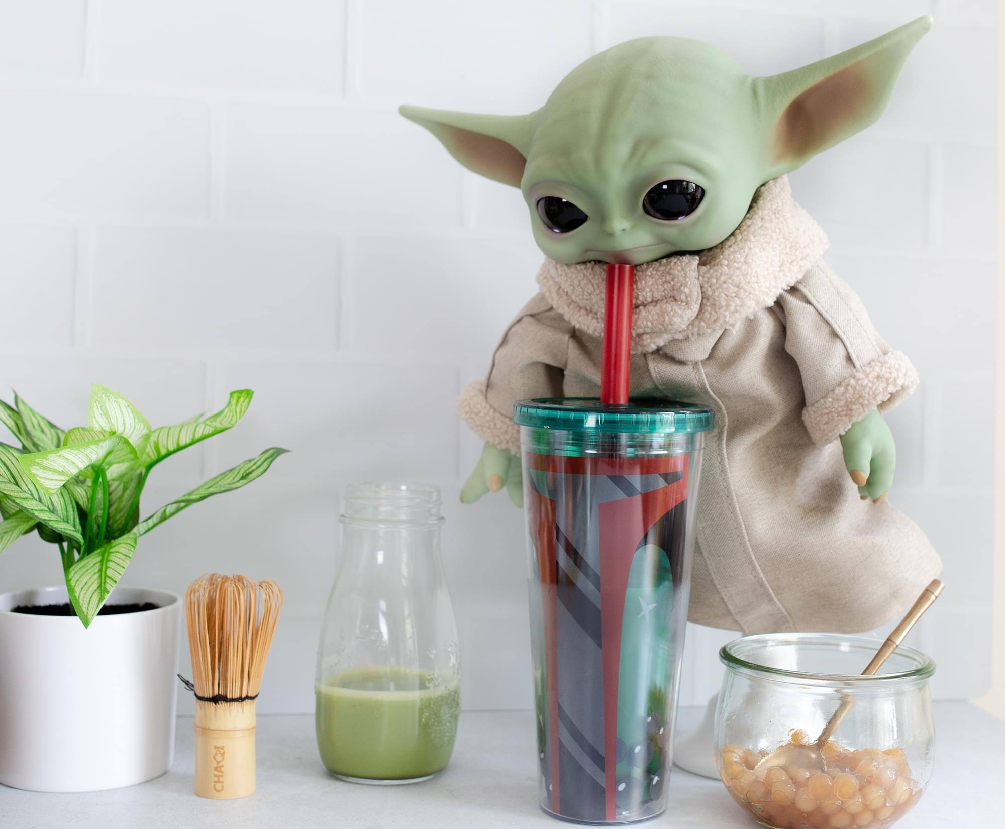 Alt View 3. Silver Buffalo - Star Wars Boba Fett Plastic Carnival Cup with Lid and Straw | 24 Ounces - Green.