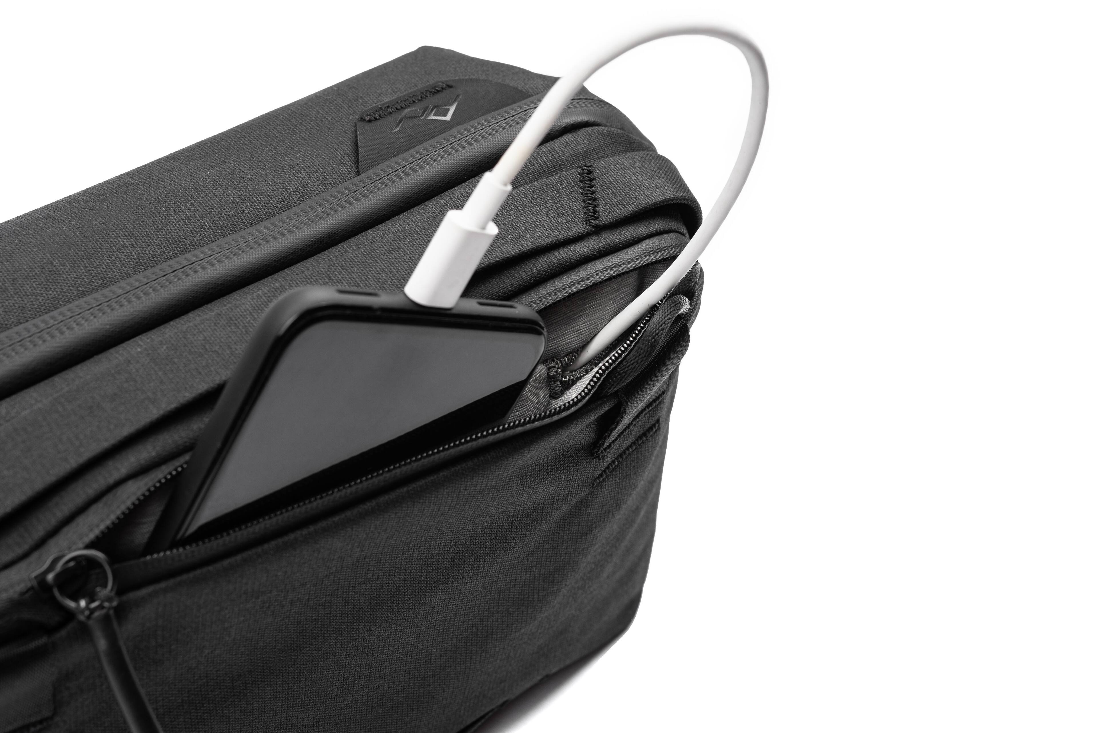Left. Peak Design - Tech Pouch - Black.